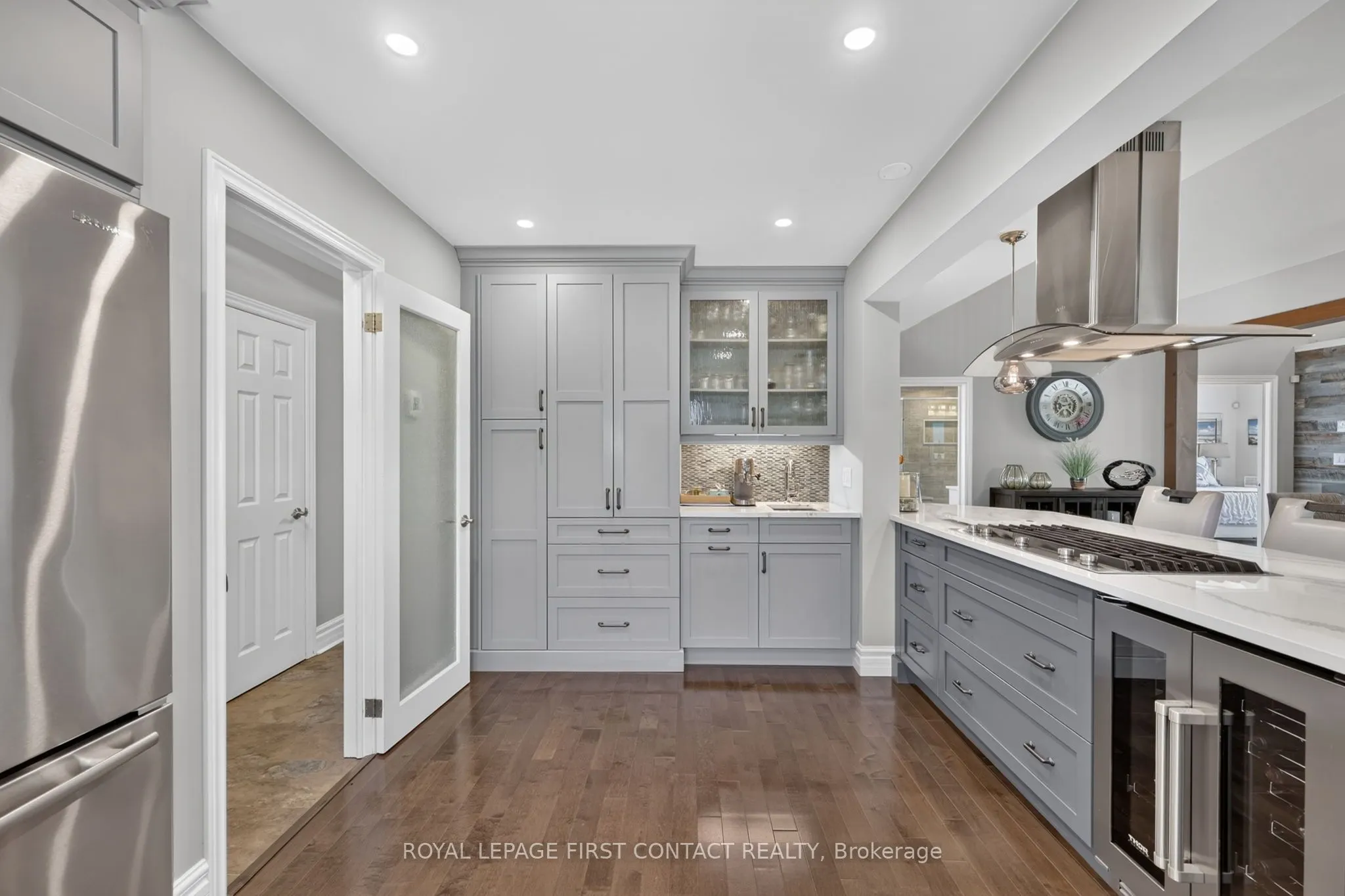 167 Lakeshore Road W
