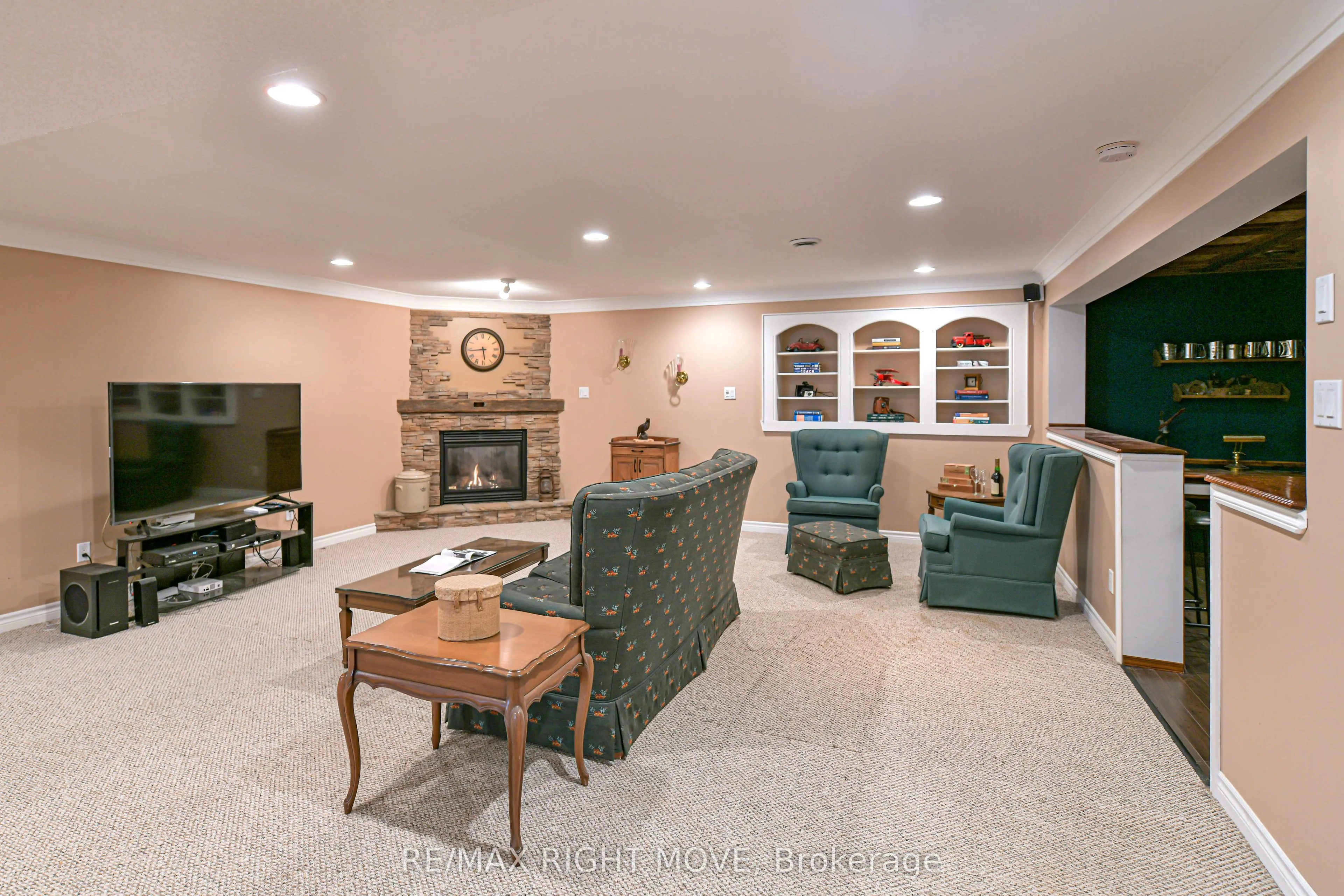 4200 Pine Valley Lane