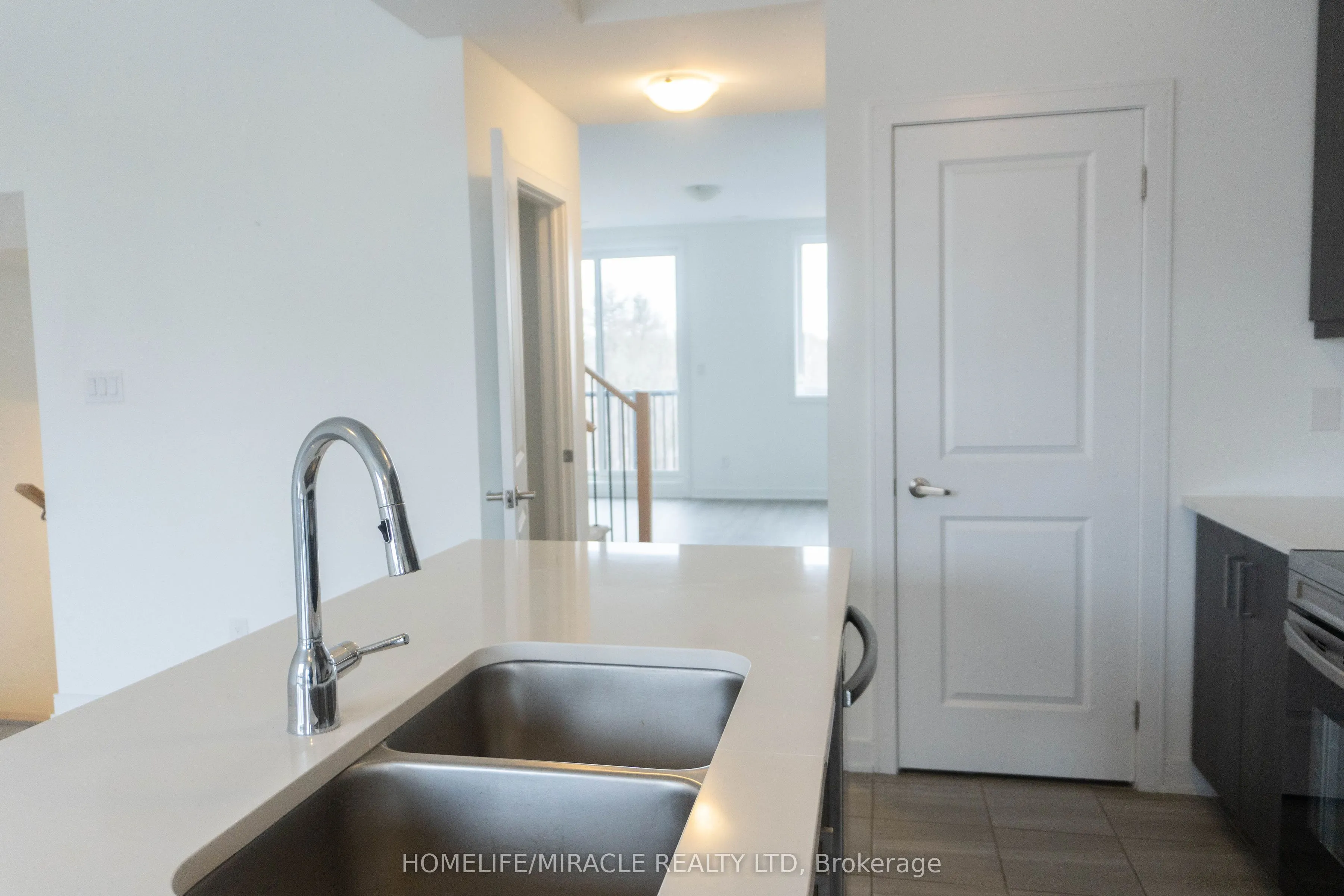 60 Blue Forest Crescent
