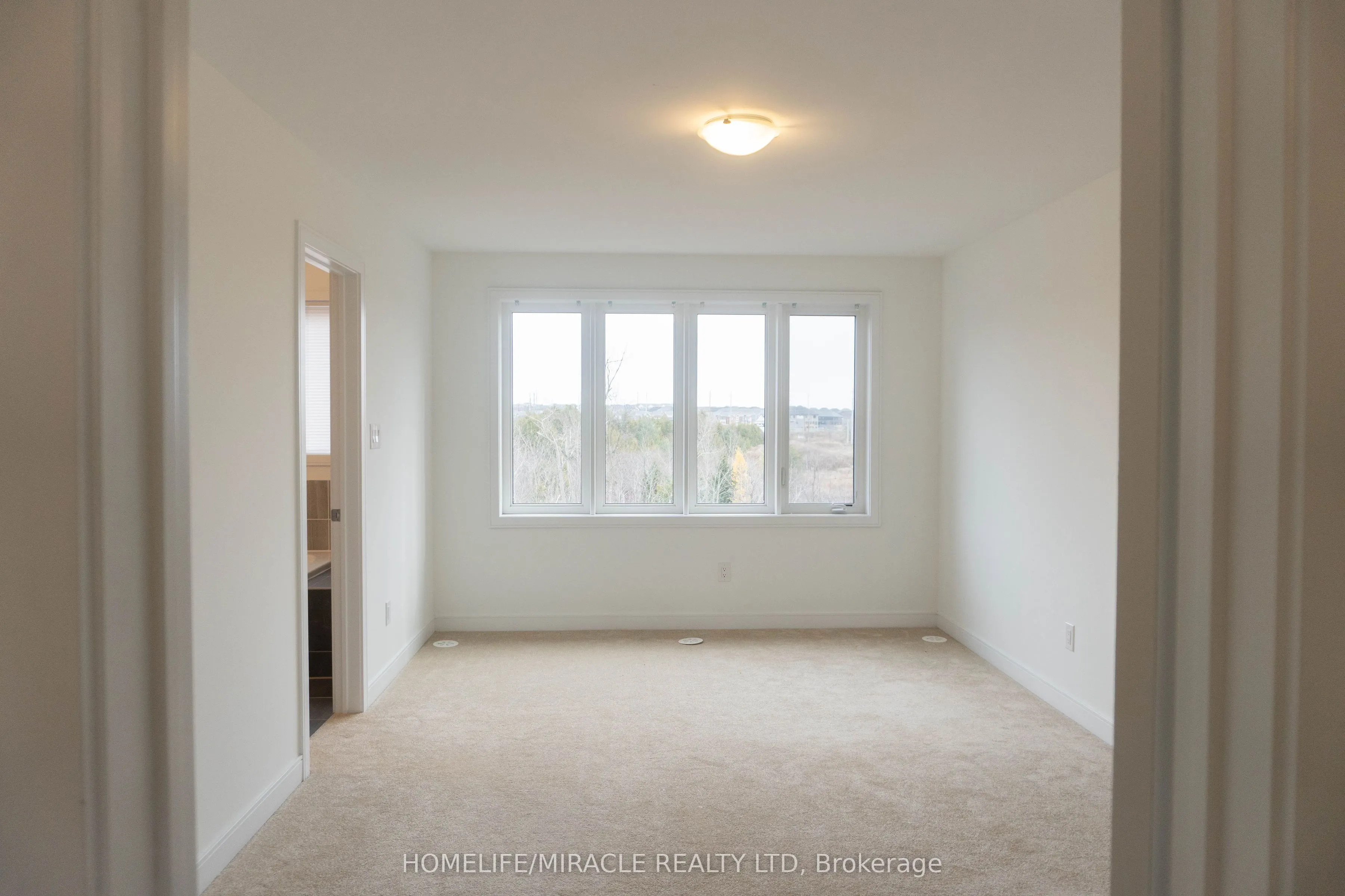 60 Blue Forest Crescent
