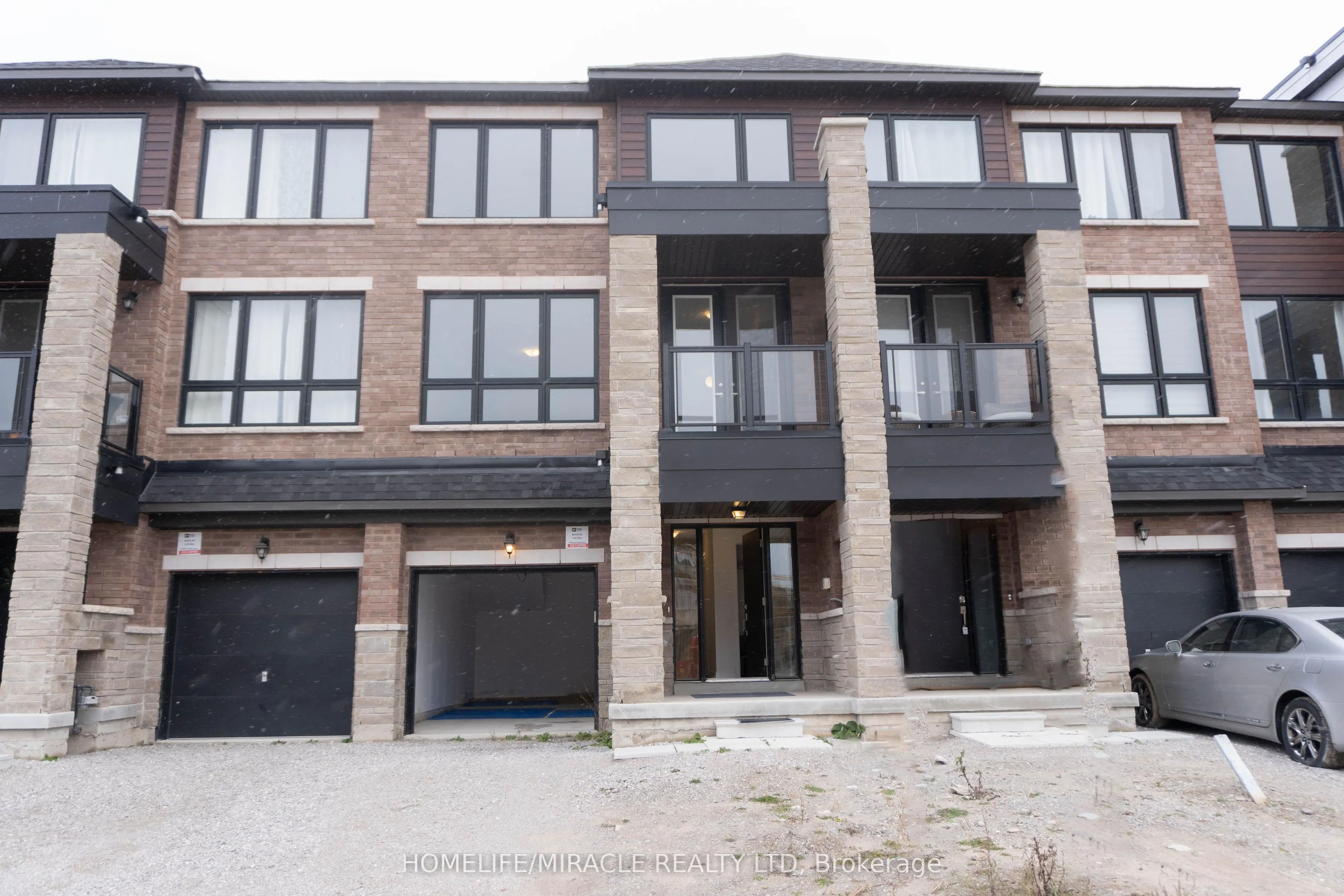 60 Blue Forest Crescent