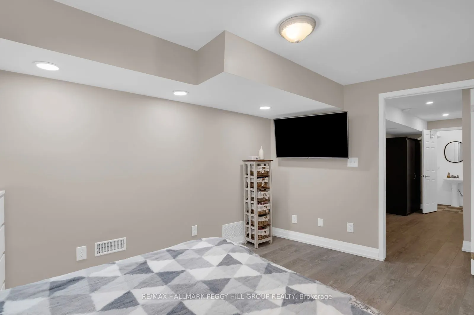 11 Caribou Court