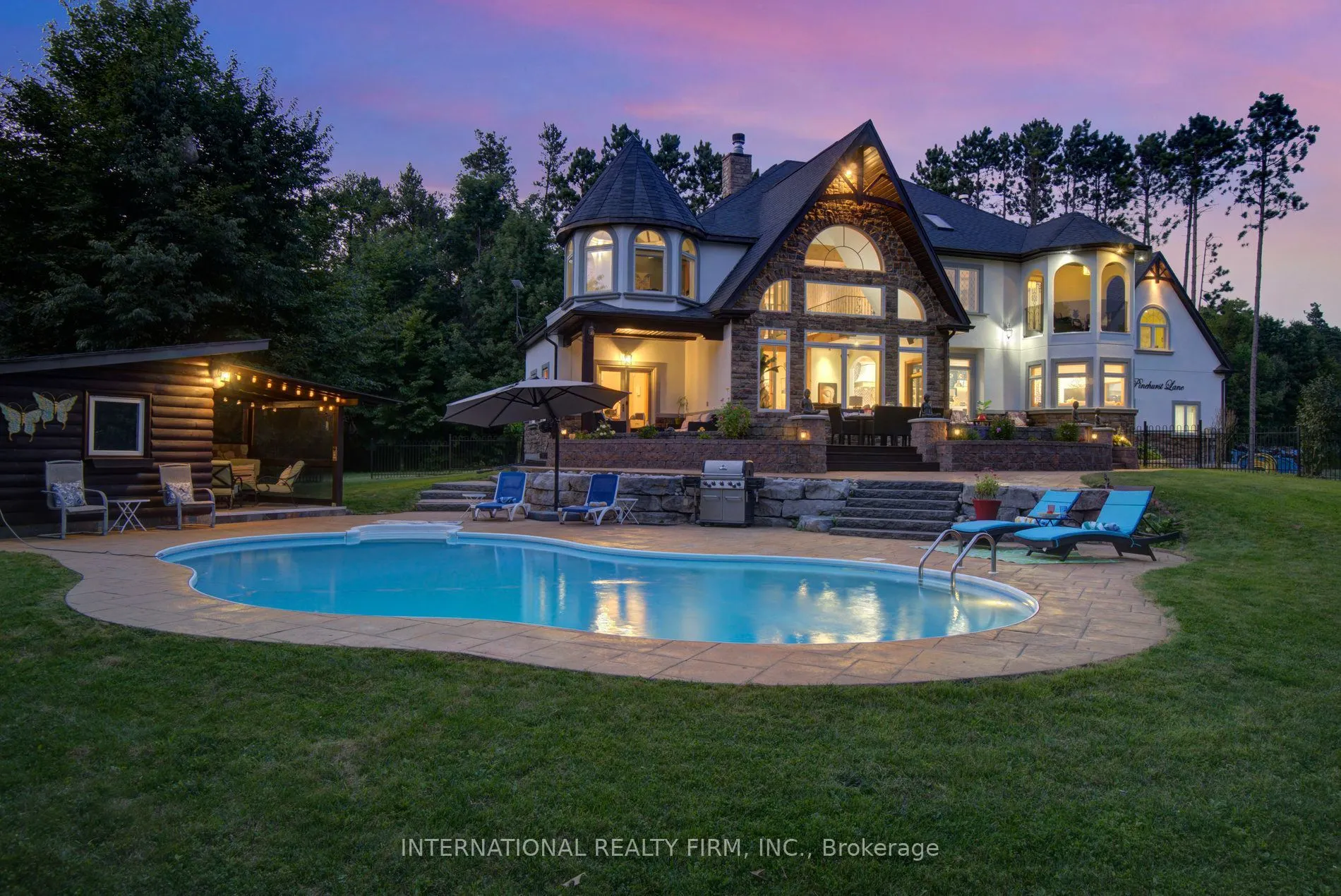 6 Pinehurst Lane