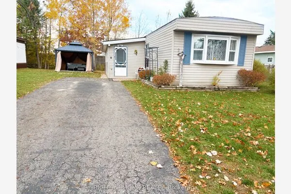 2 GEORGIAN GLEN Drive