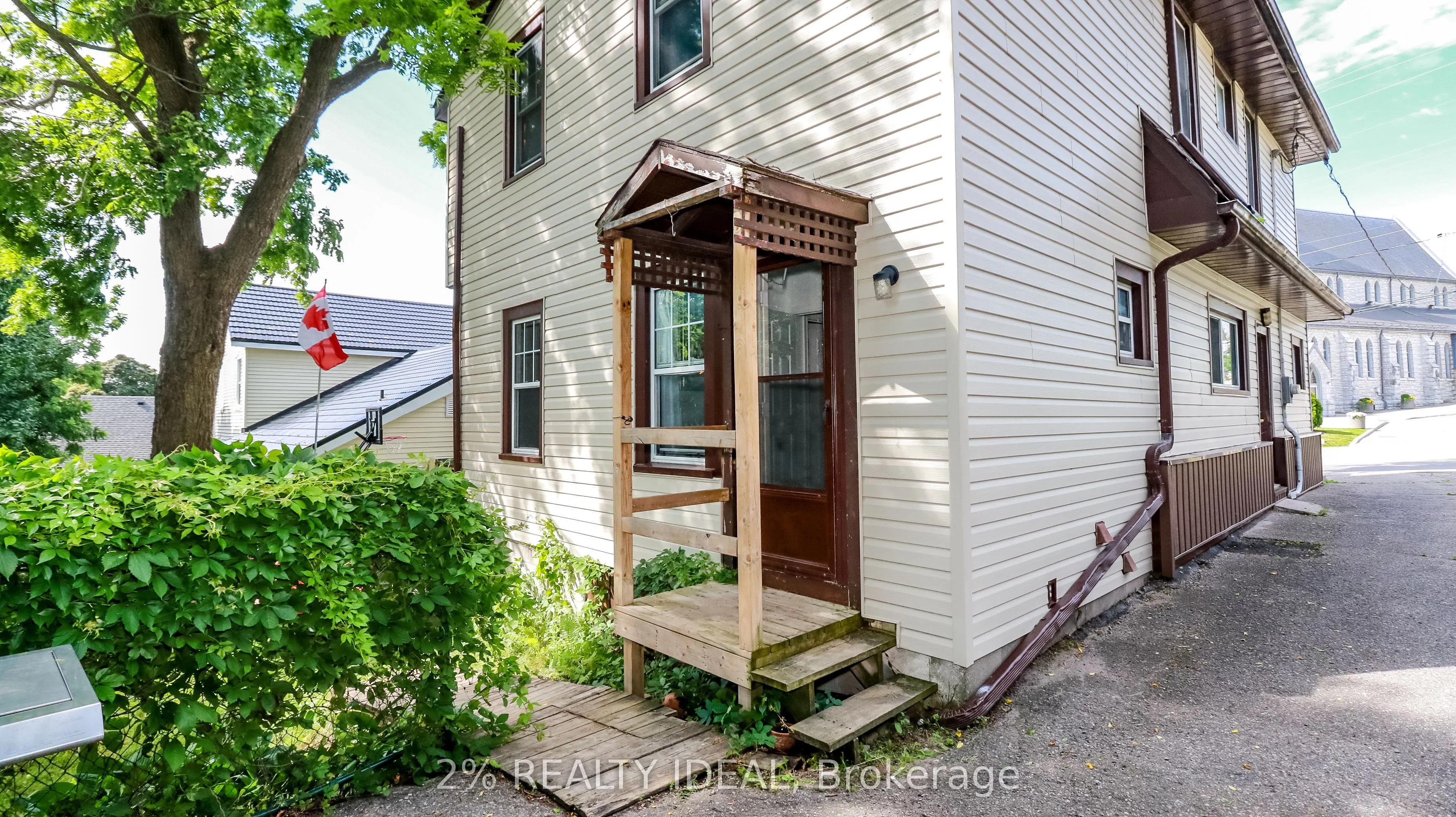102 West Street N