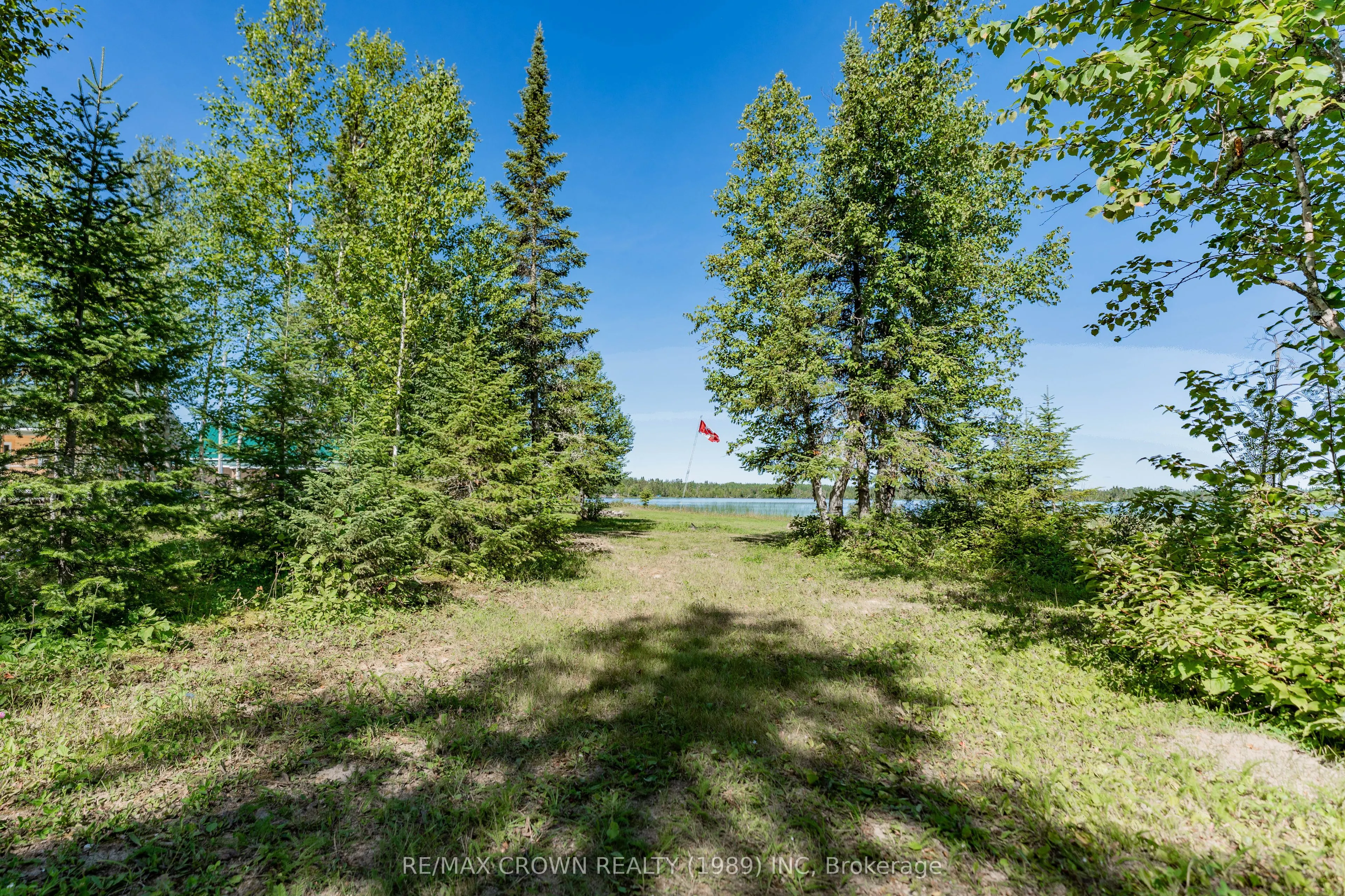 24 SHALLOW LAKE Road W