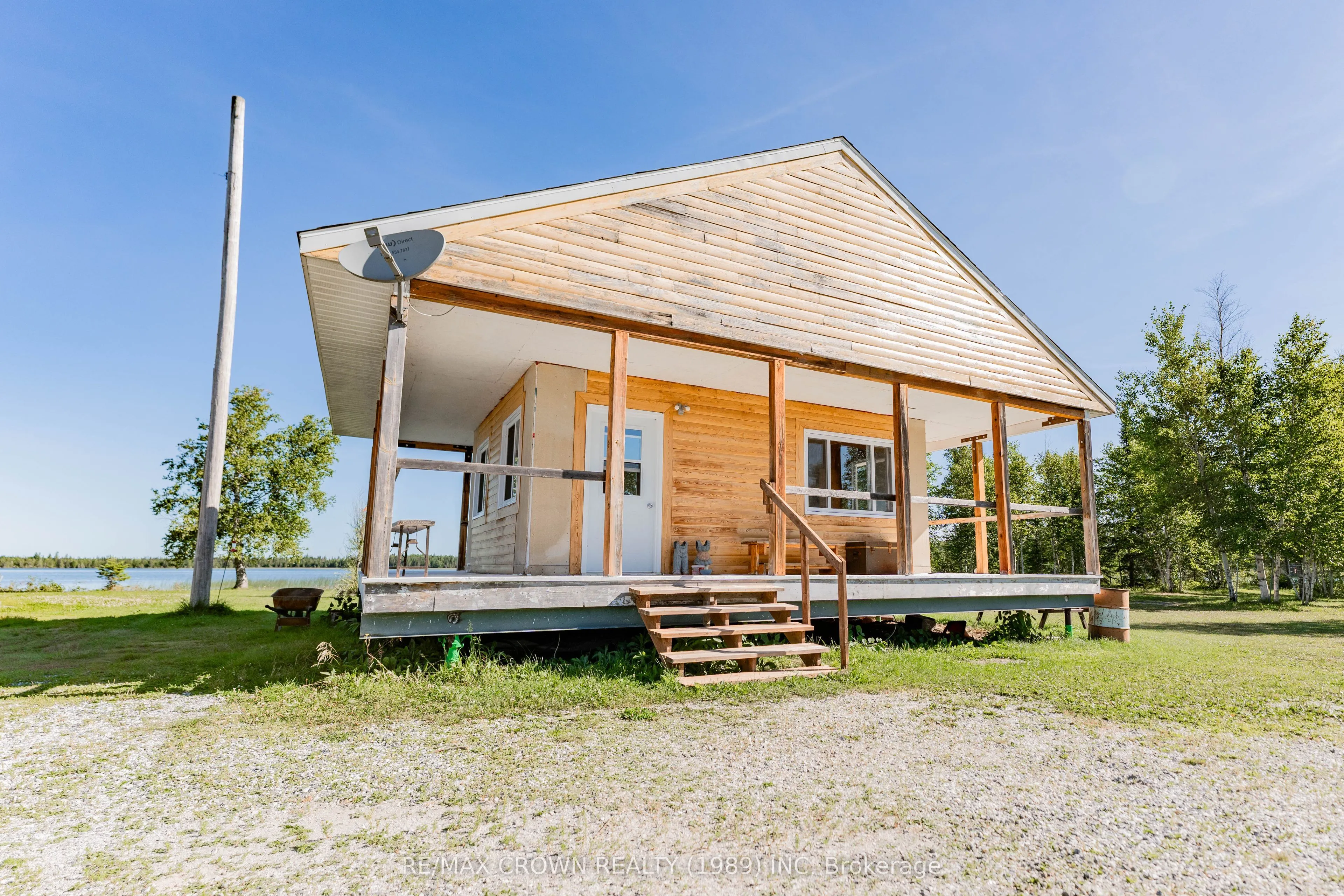 24 SHALLOW LAKE Road W