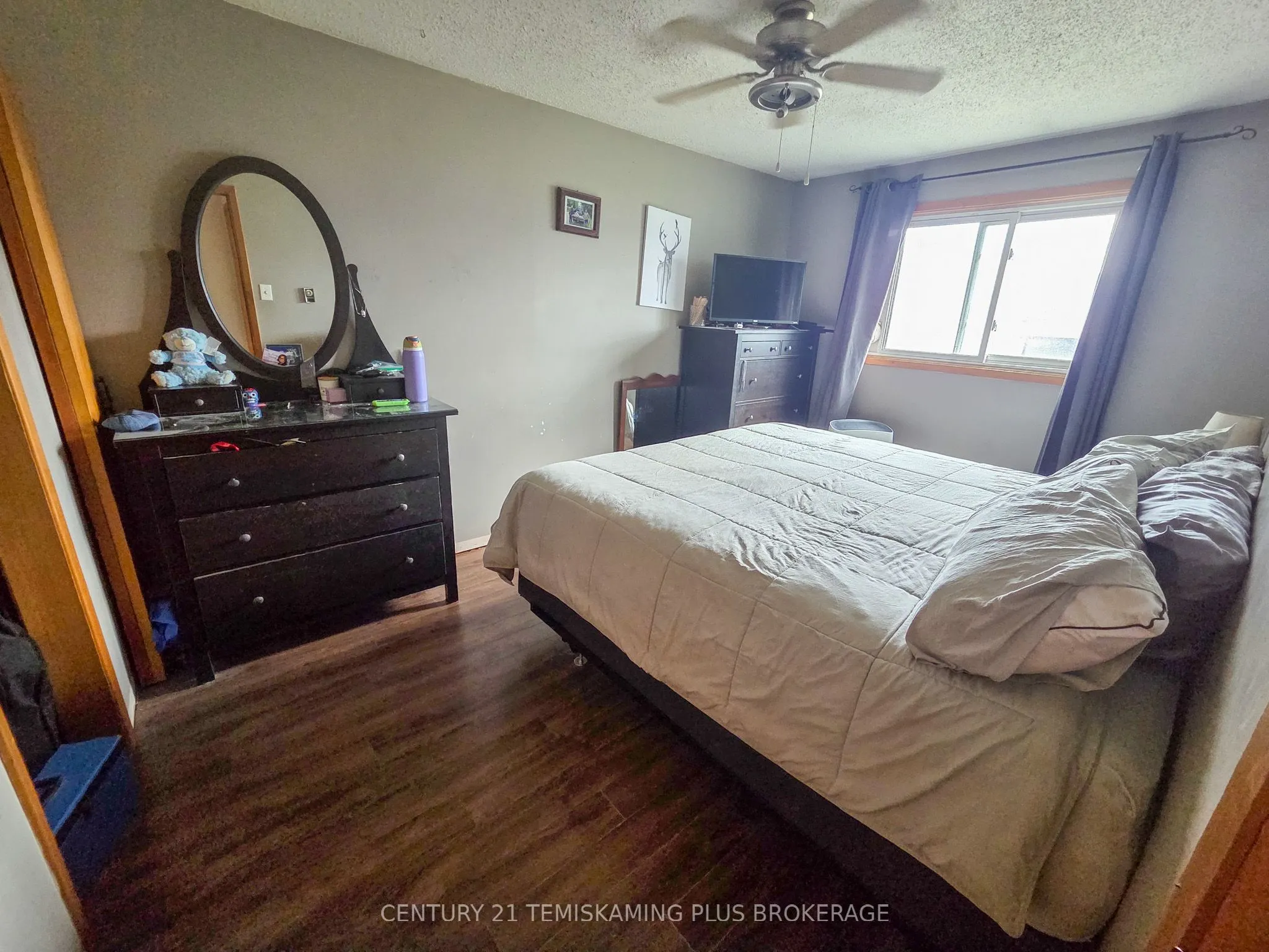 134-136 King Street W