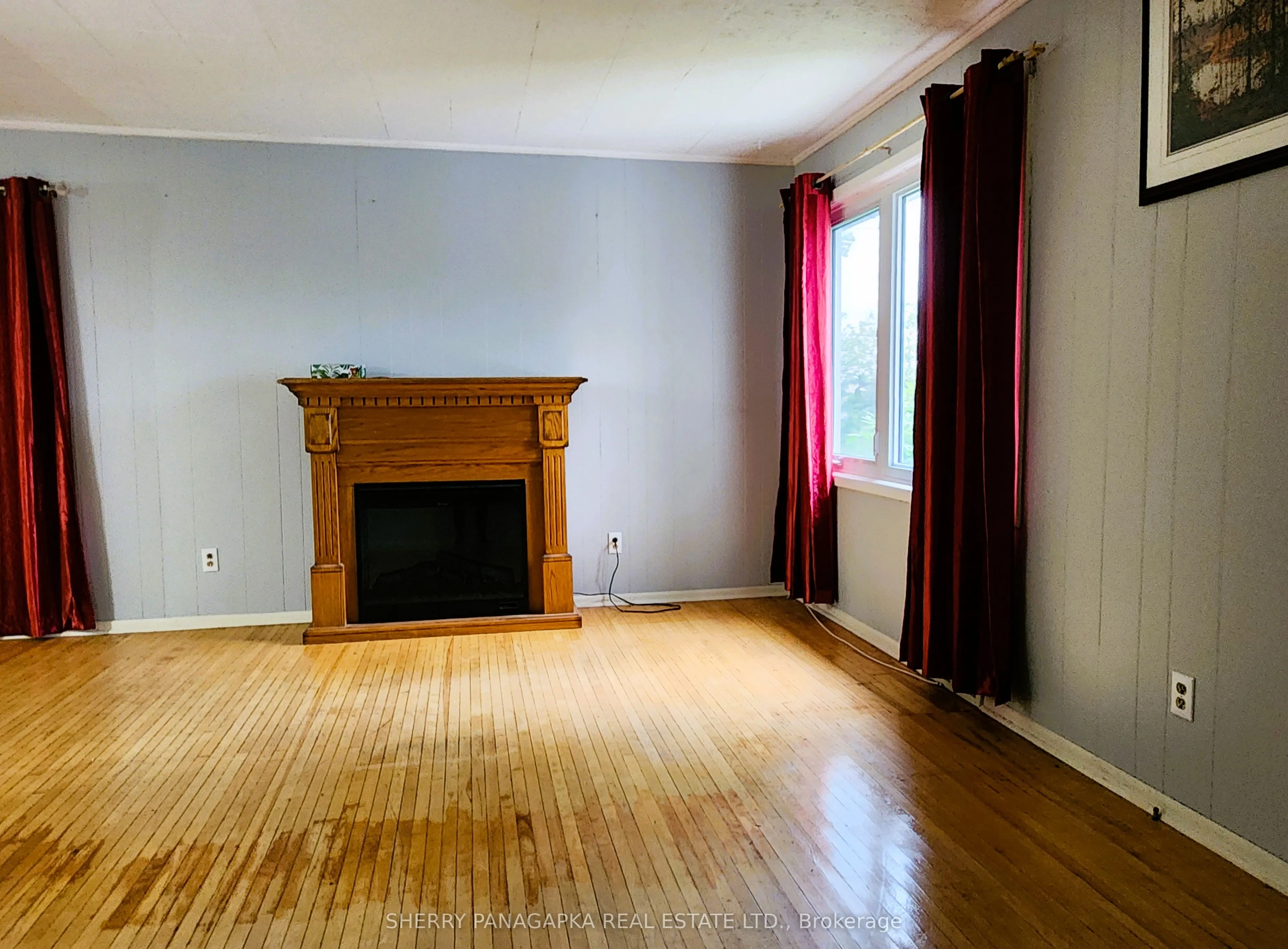 85 Government Road E