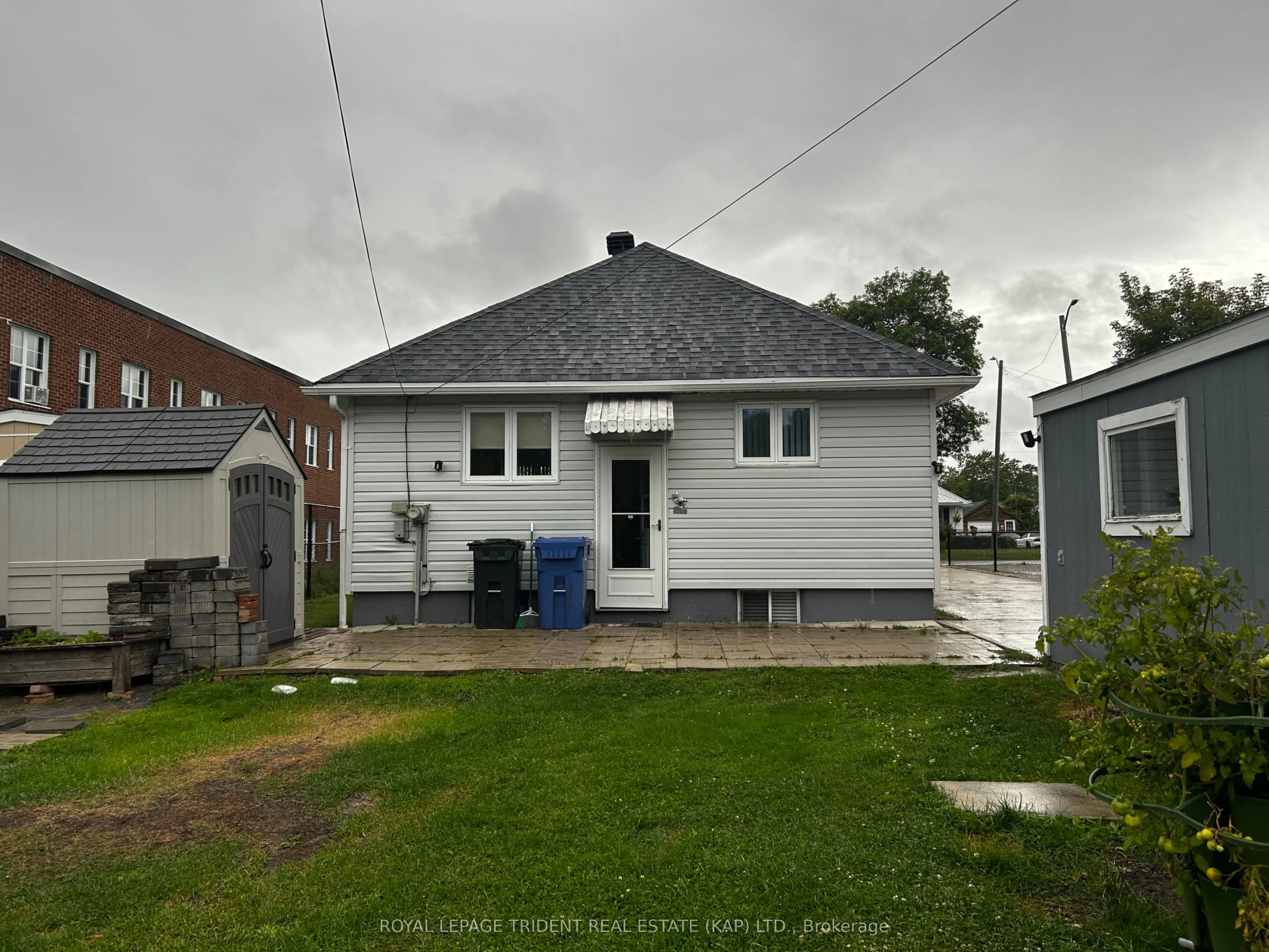4 Empire Avenue