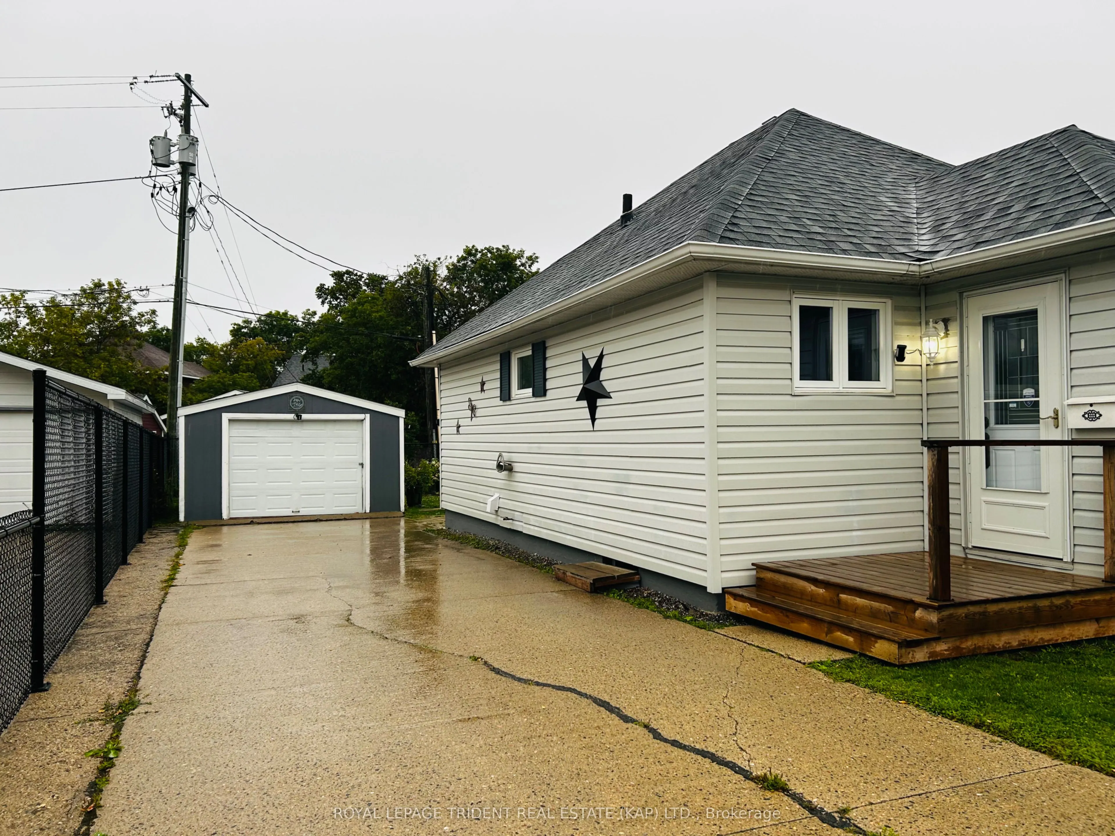 4 Empire Avenue
