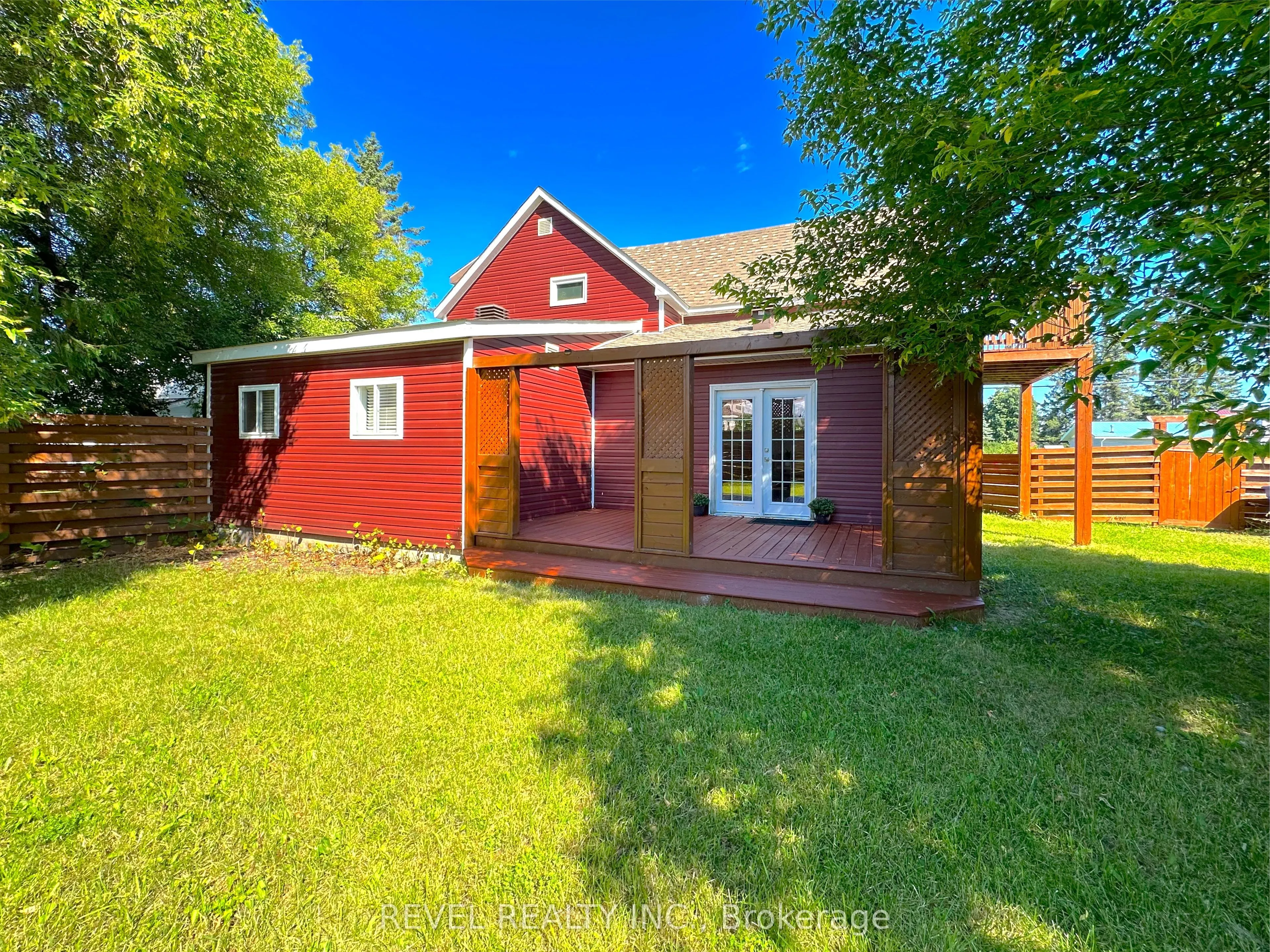 343 Macdougall Avenue