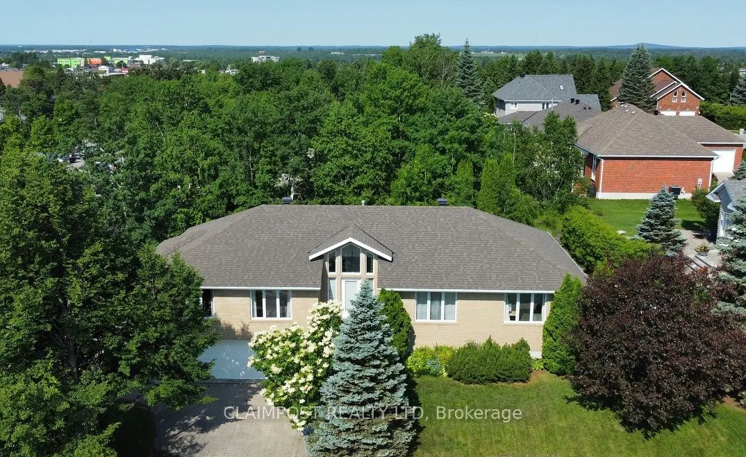 697 Lavigne Boulevard