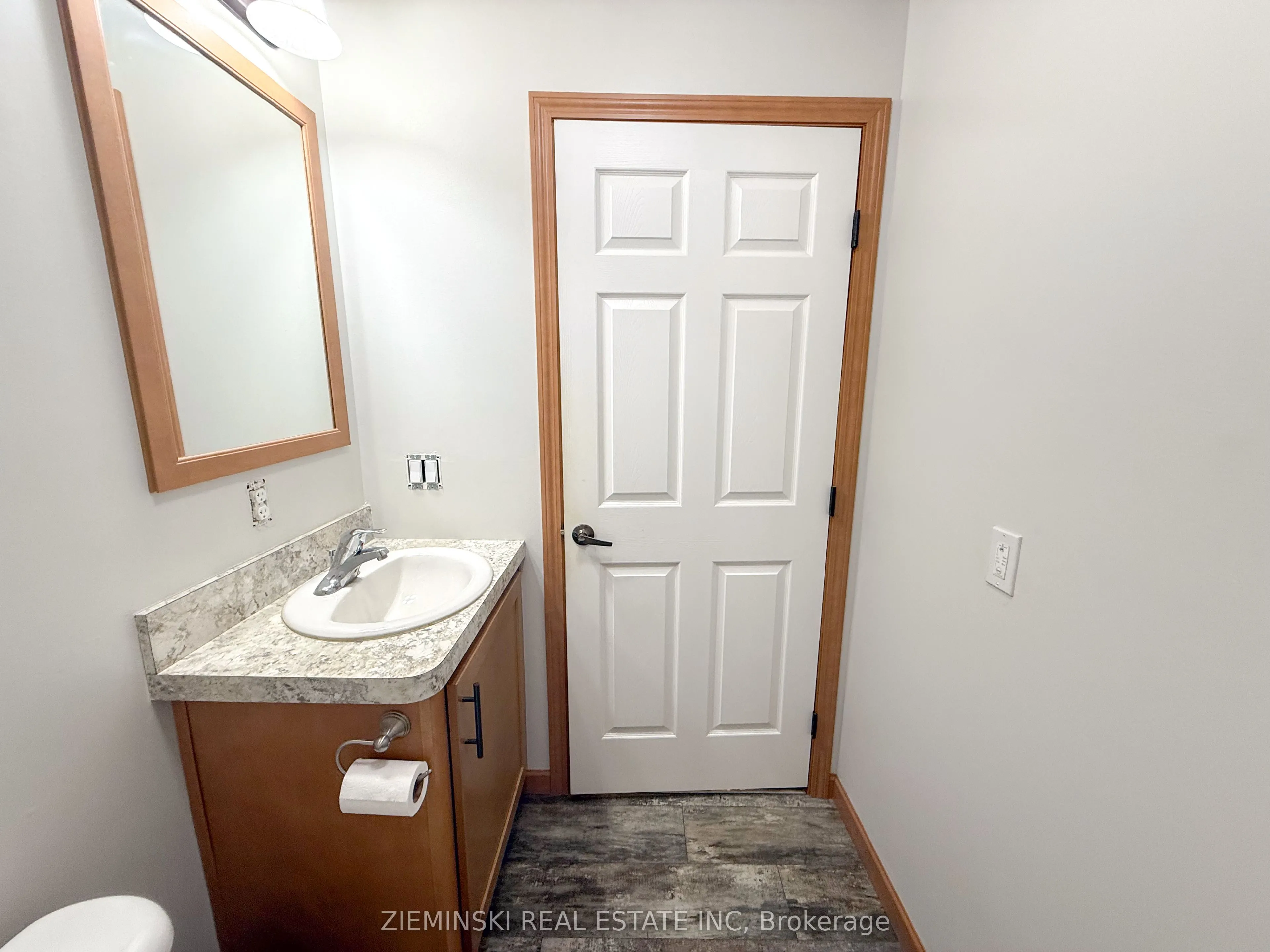 1089 Sapphire Road