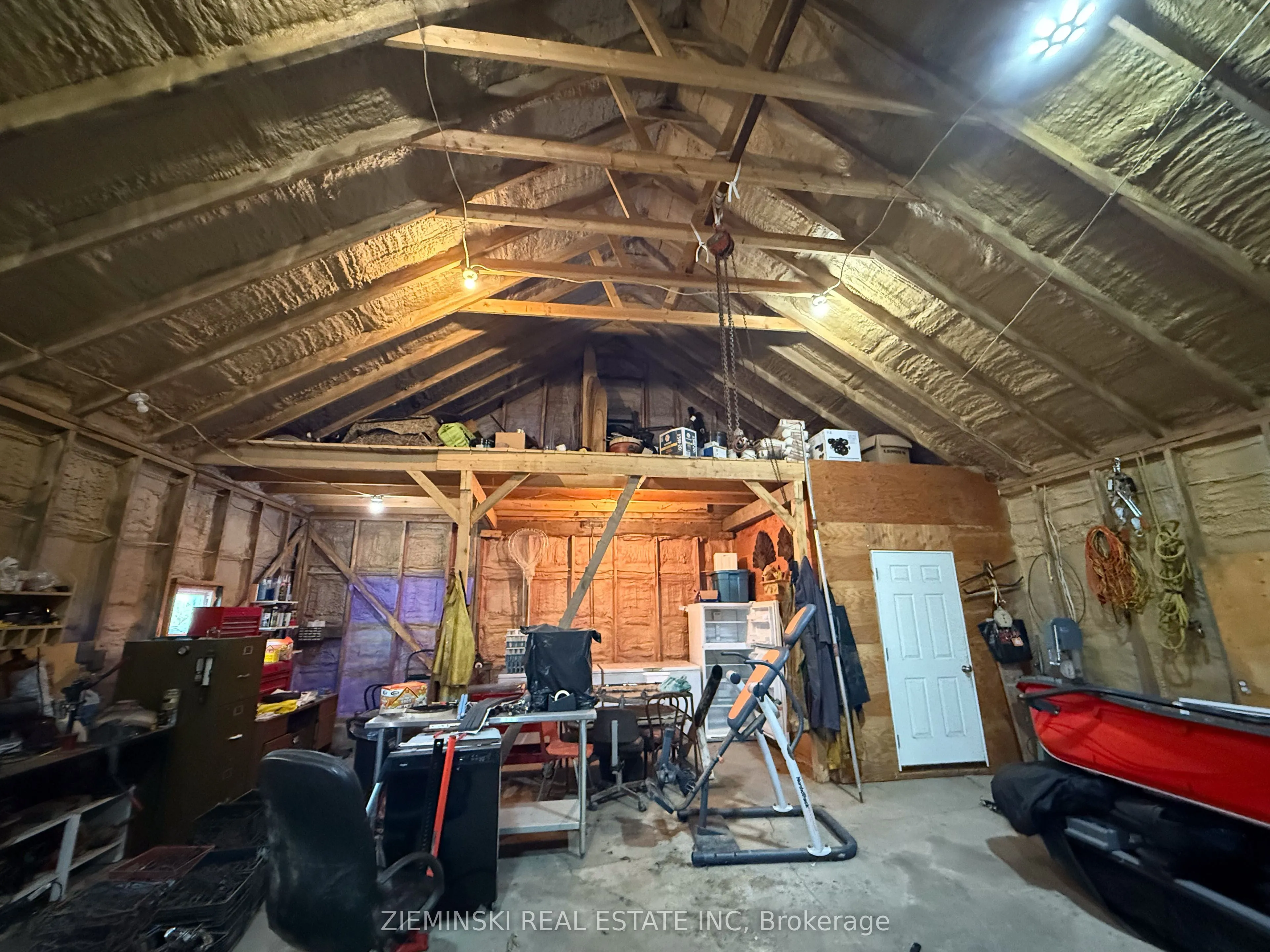 1089 Sapphire Road