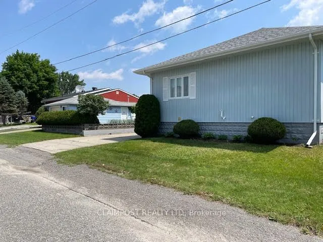 140 Cody Street W