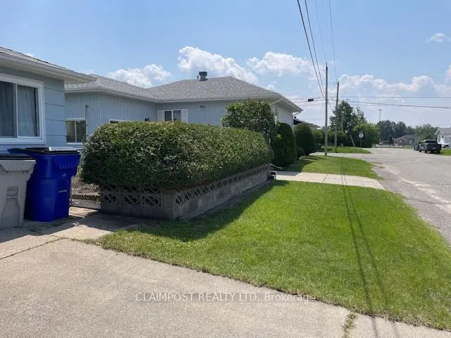 140 Cody Street W