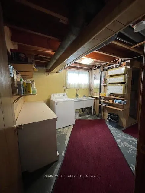 140 Cody Street W