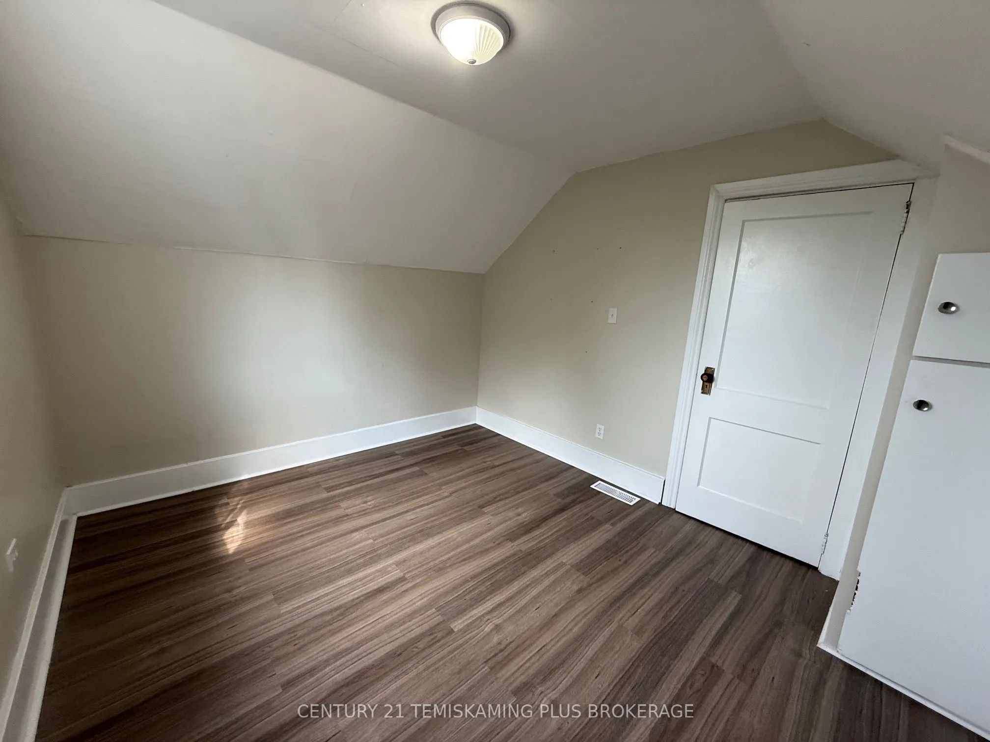 5 Mckelvie Avenue
