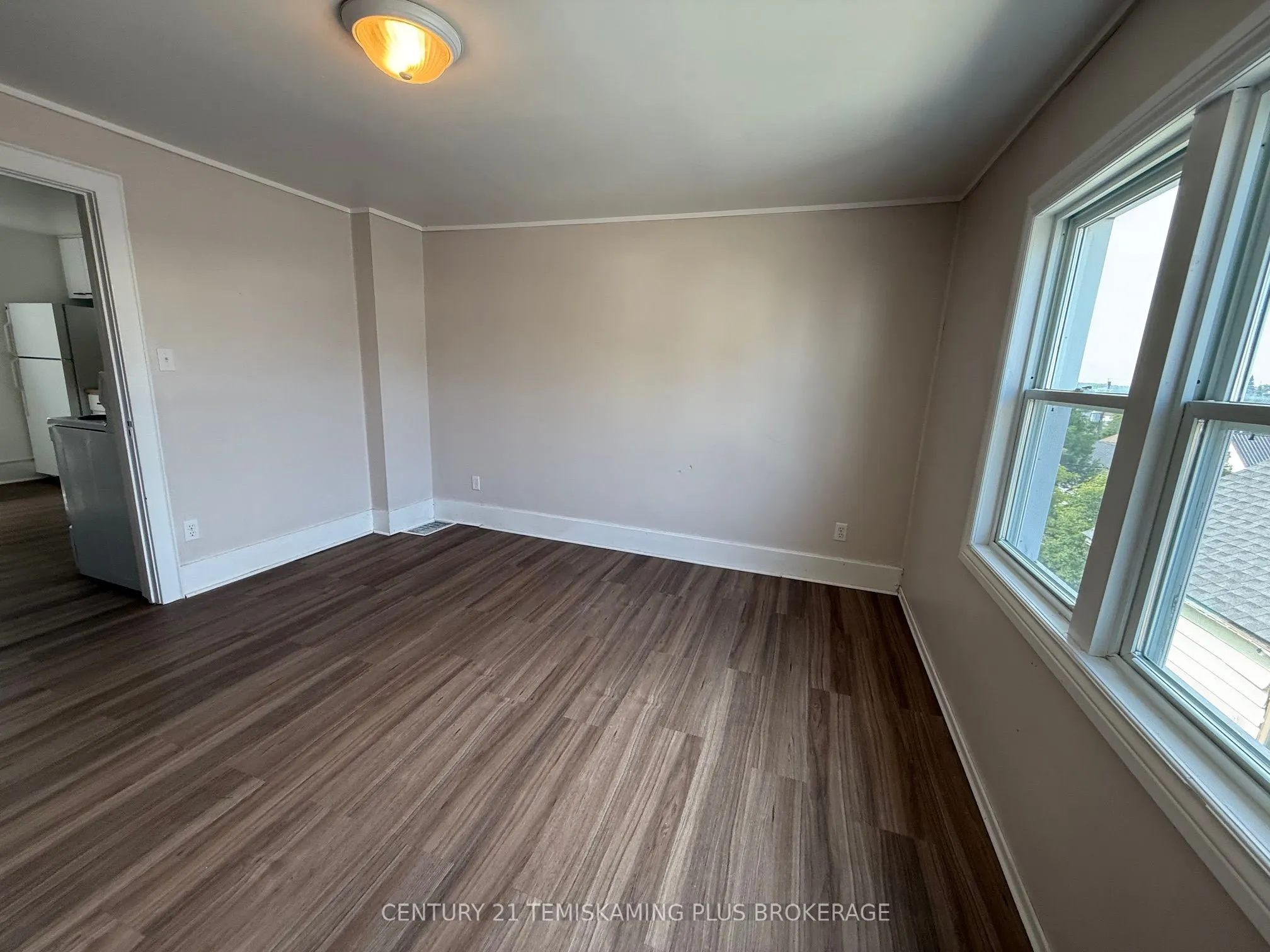 5 Mckelvie Avenue