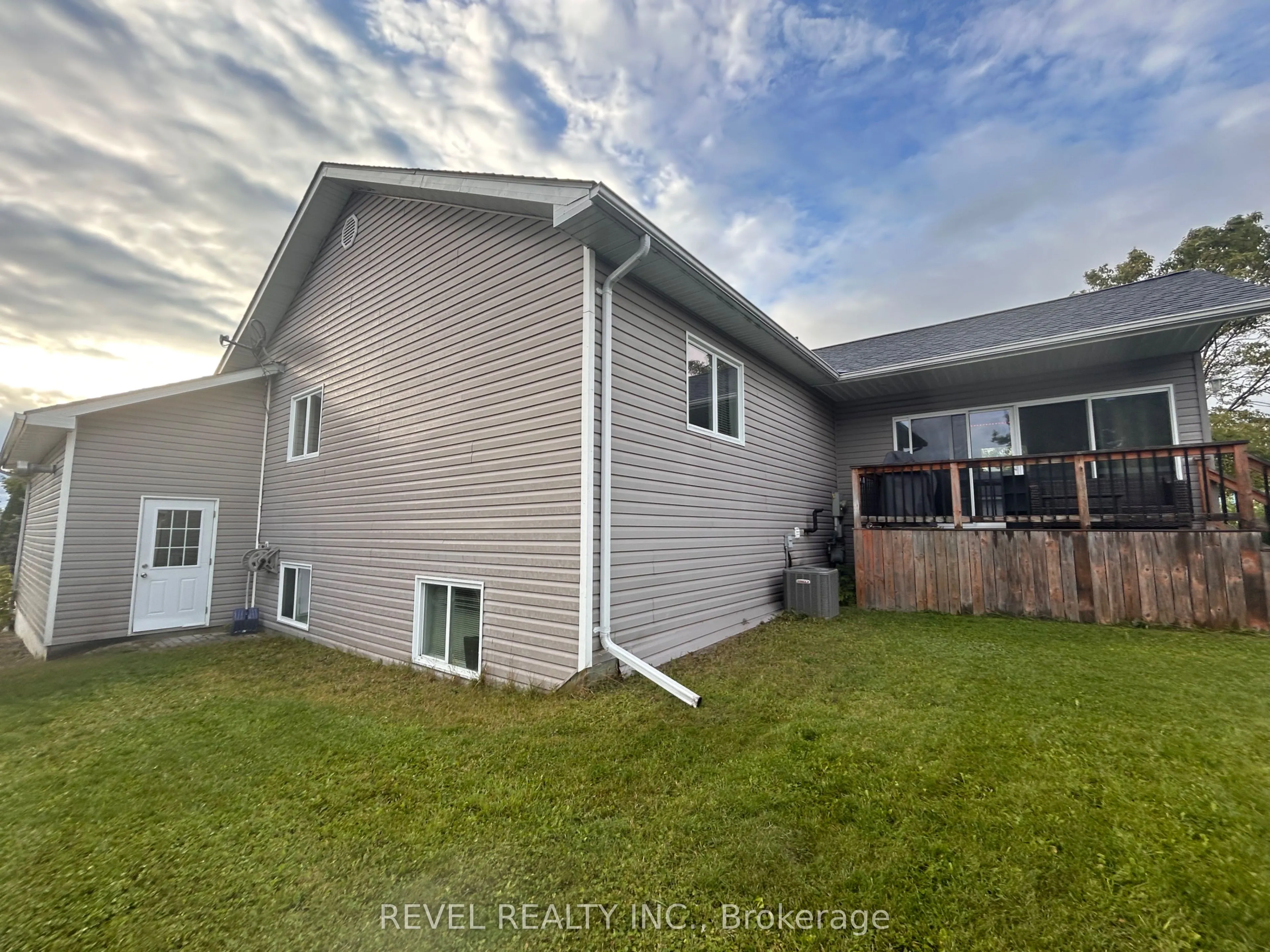 354 Seventeenth Avenue