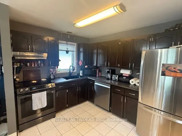 225 Ottolen St (porcupine) Street