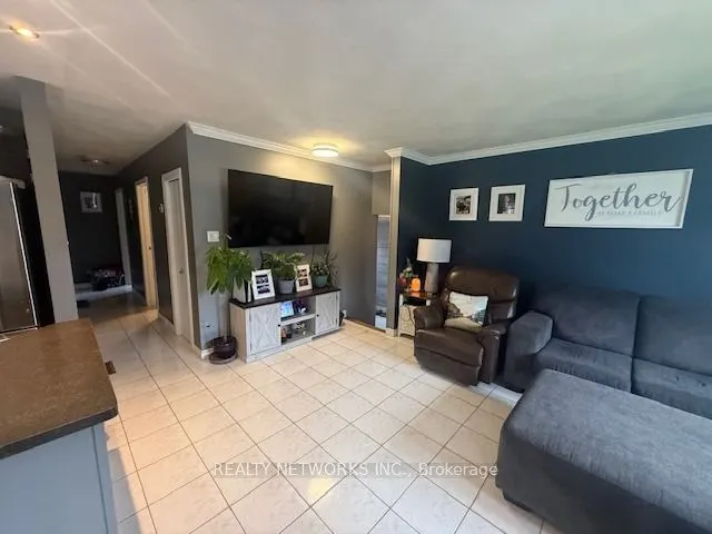 225 Ottolen St (porcupine) Street