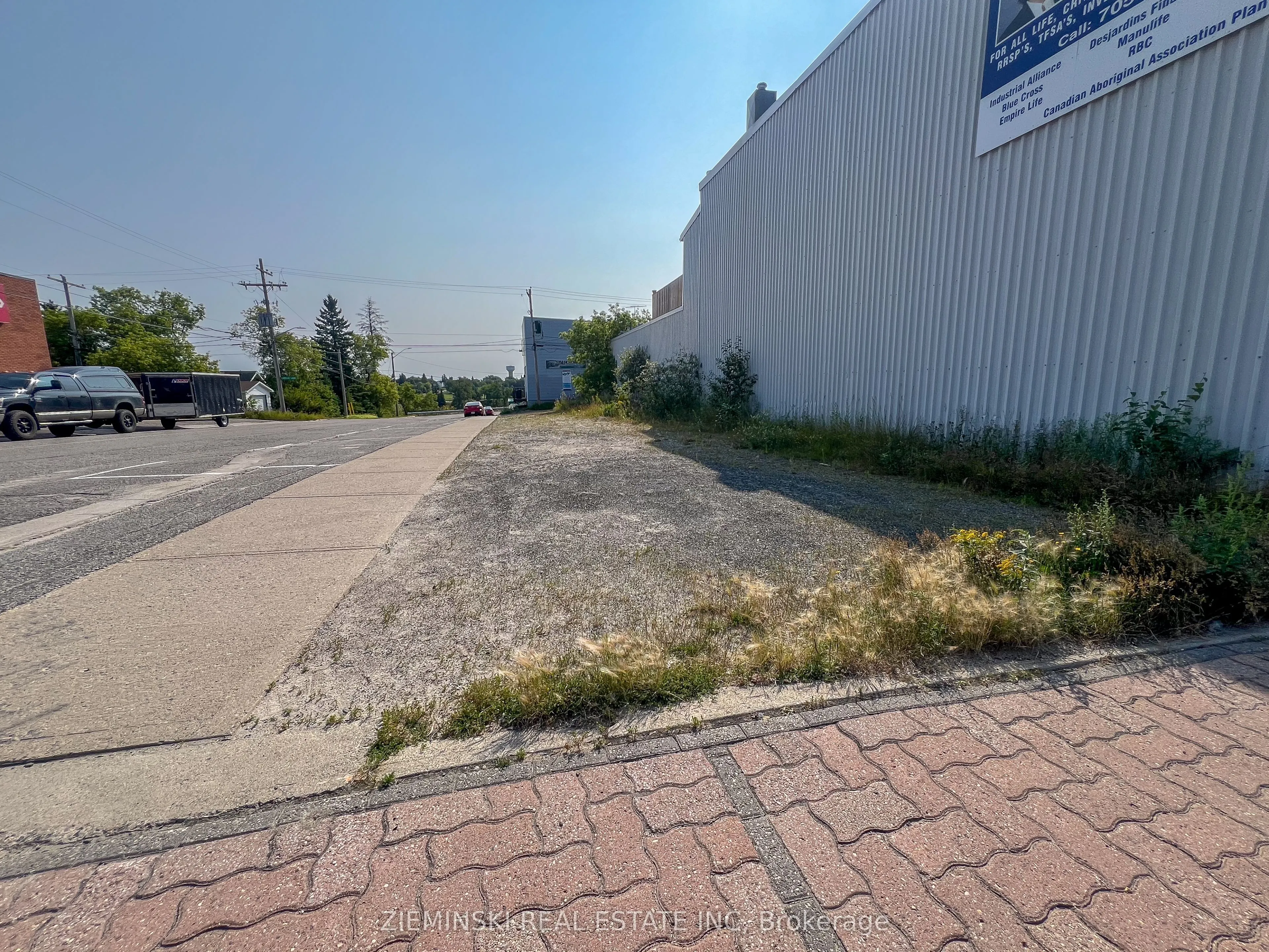 126 Sixth Avenue