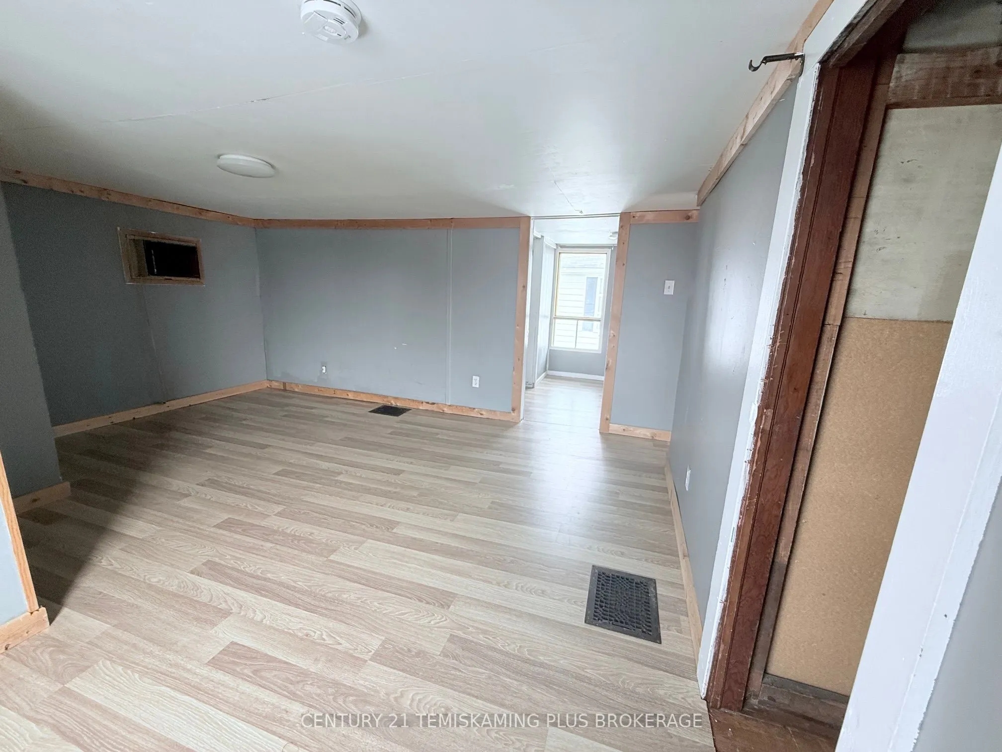 80 Poplar Avenue