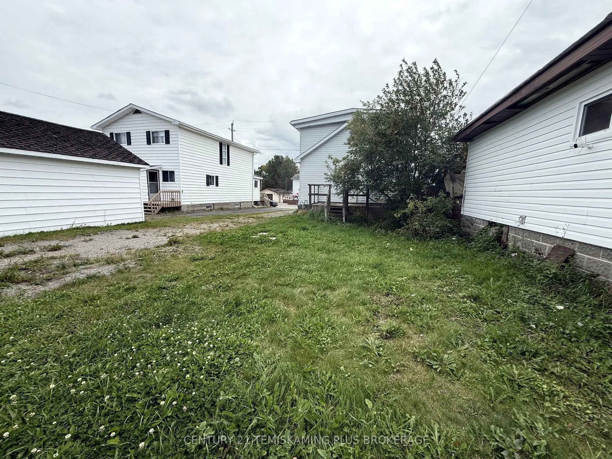 80 Poplar Avenue