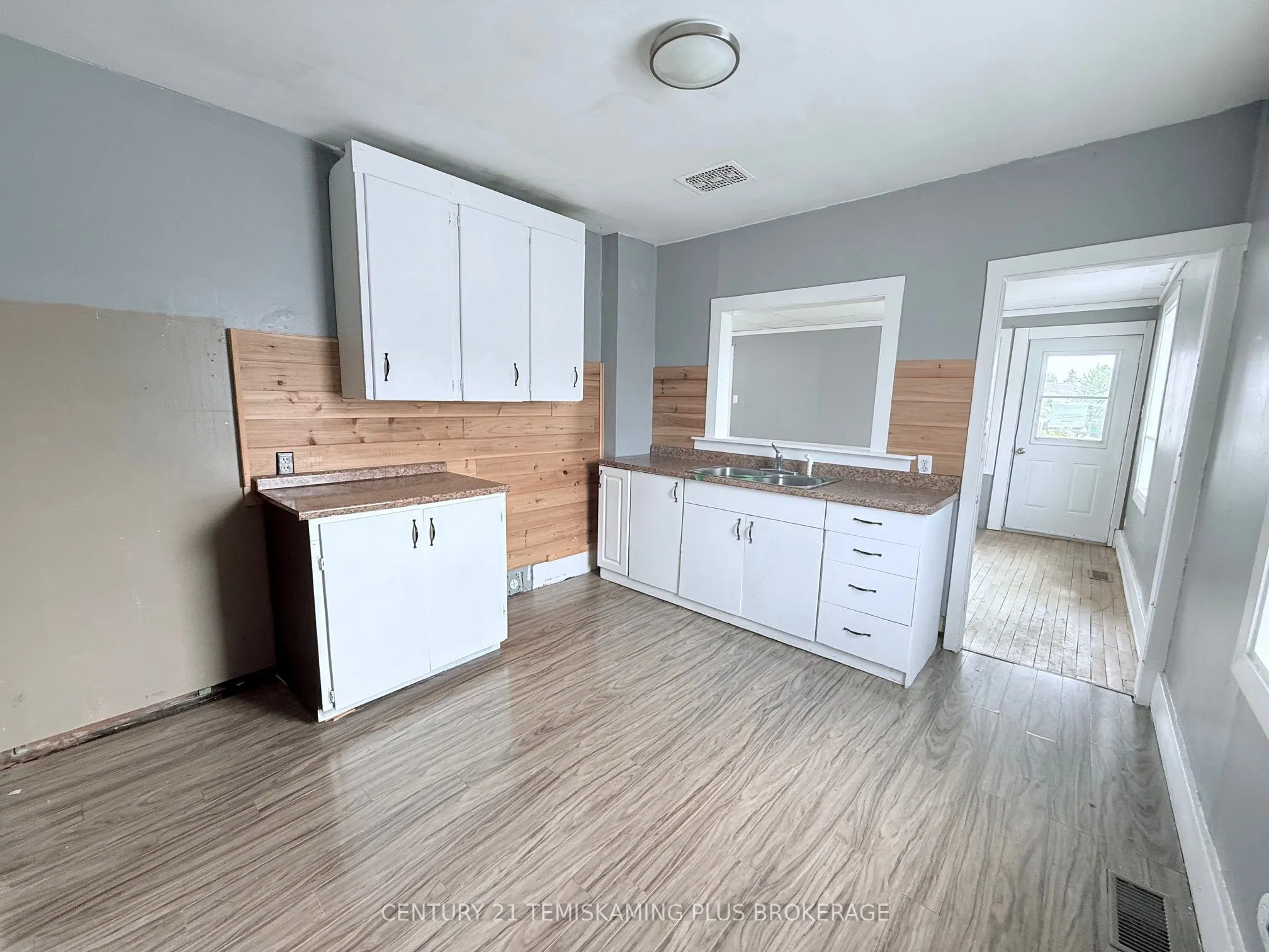 80 Poplar Avenue