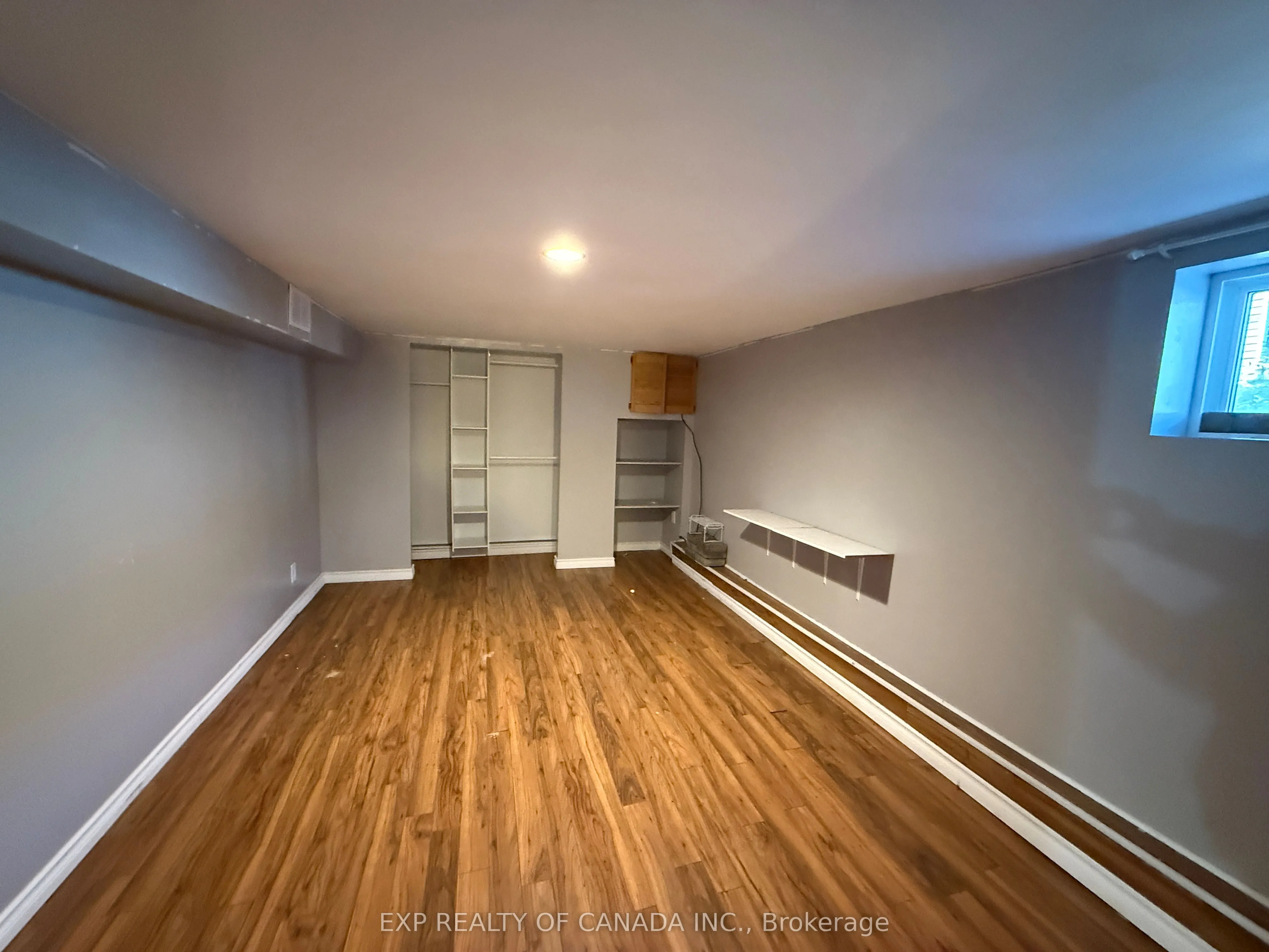 576 Spruce Street S