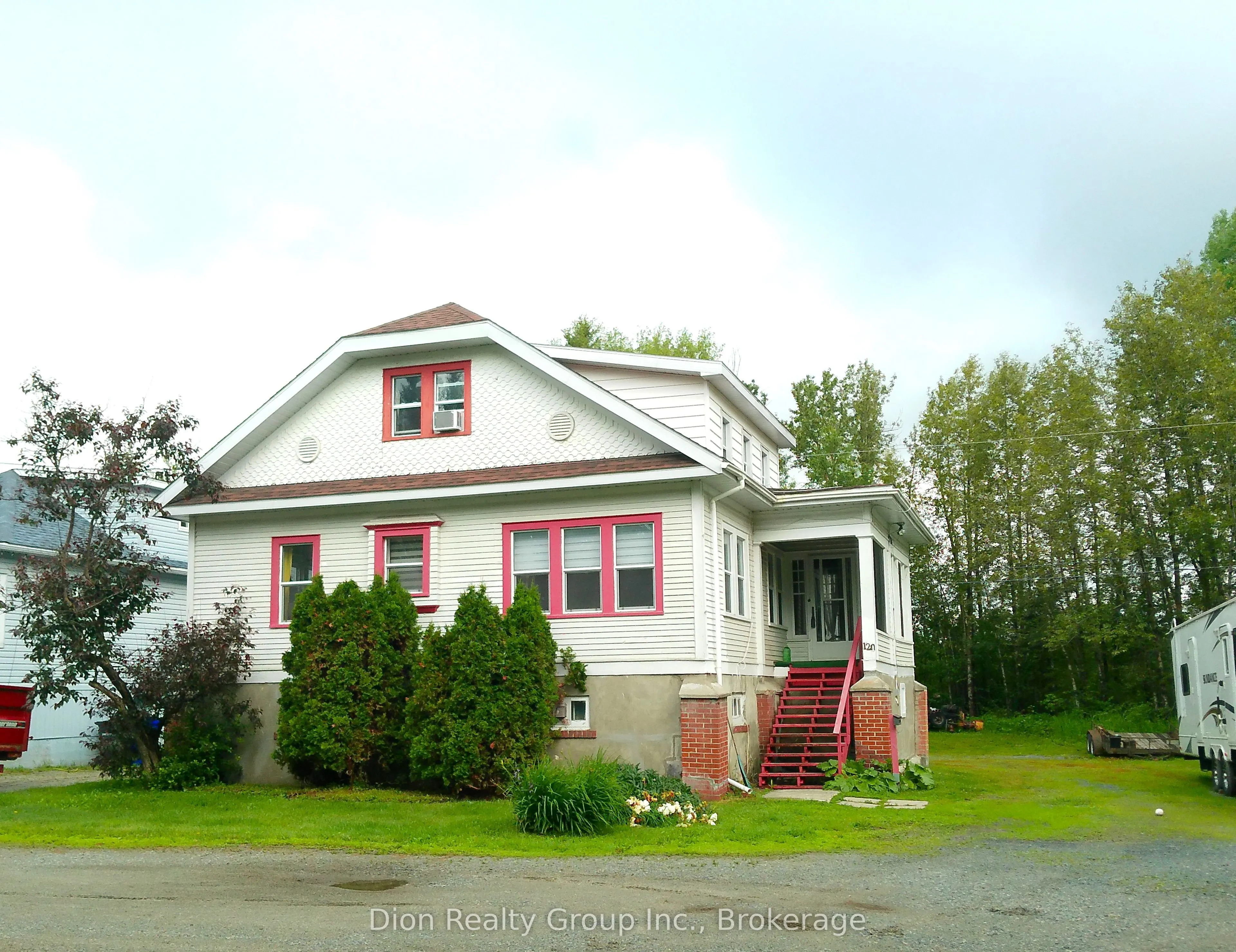 120 Government Road W