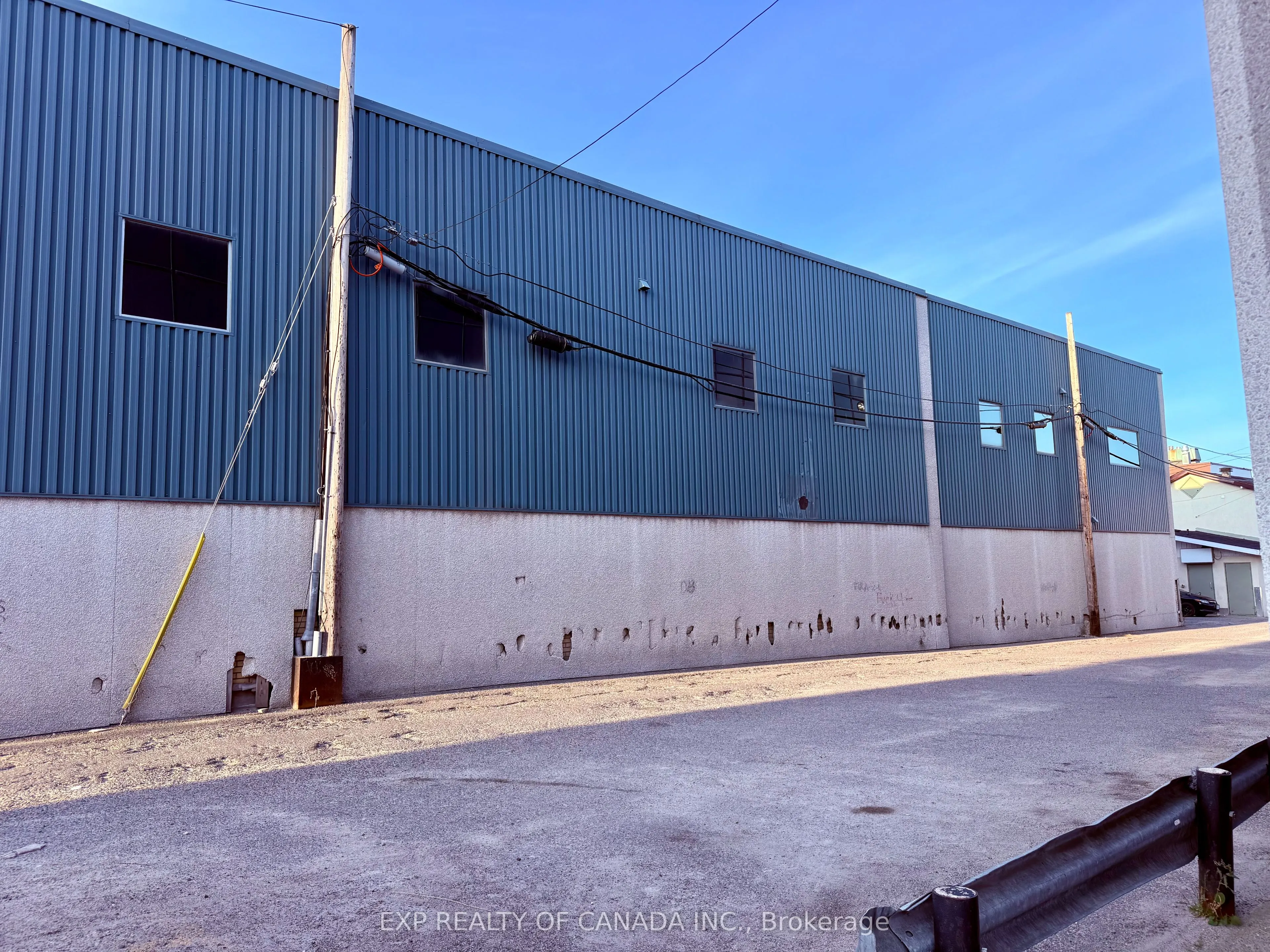 23-25 Pine Street S