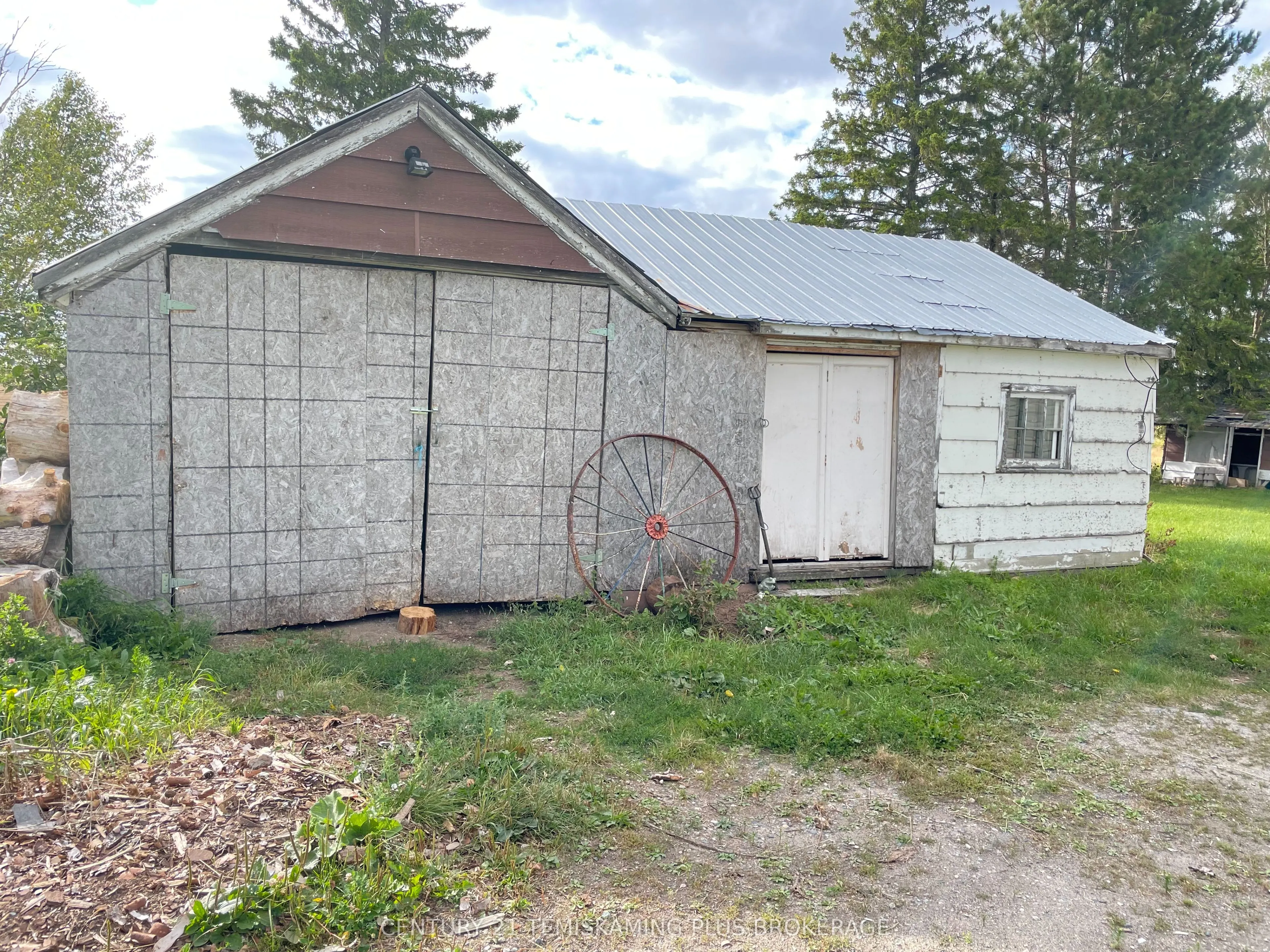253156 Roger's Road
