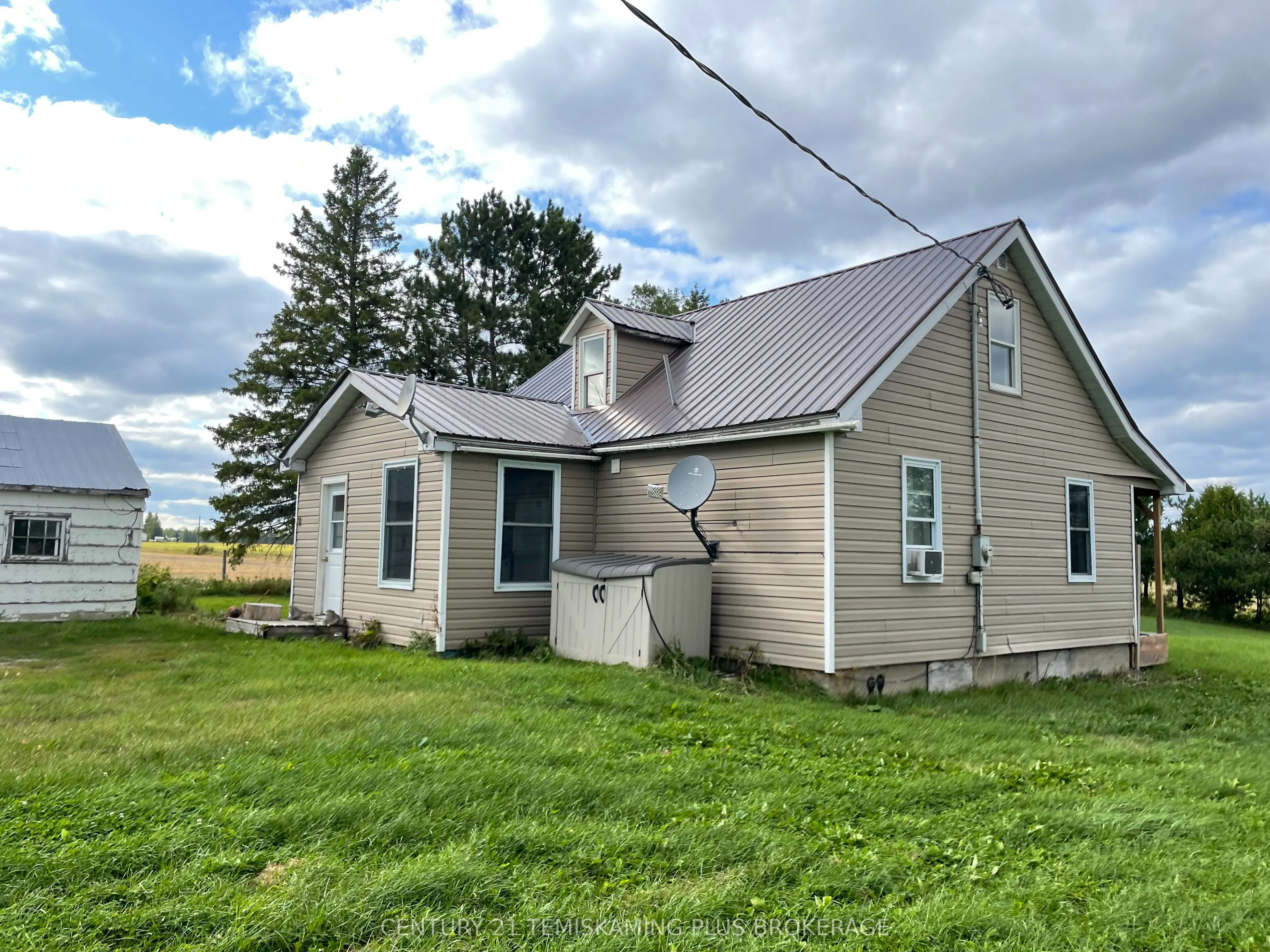 253156 Roger's Road