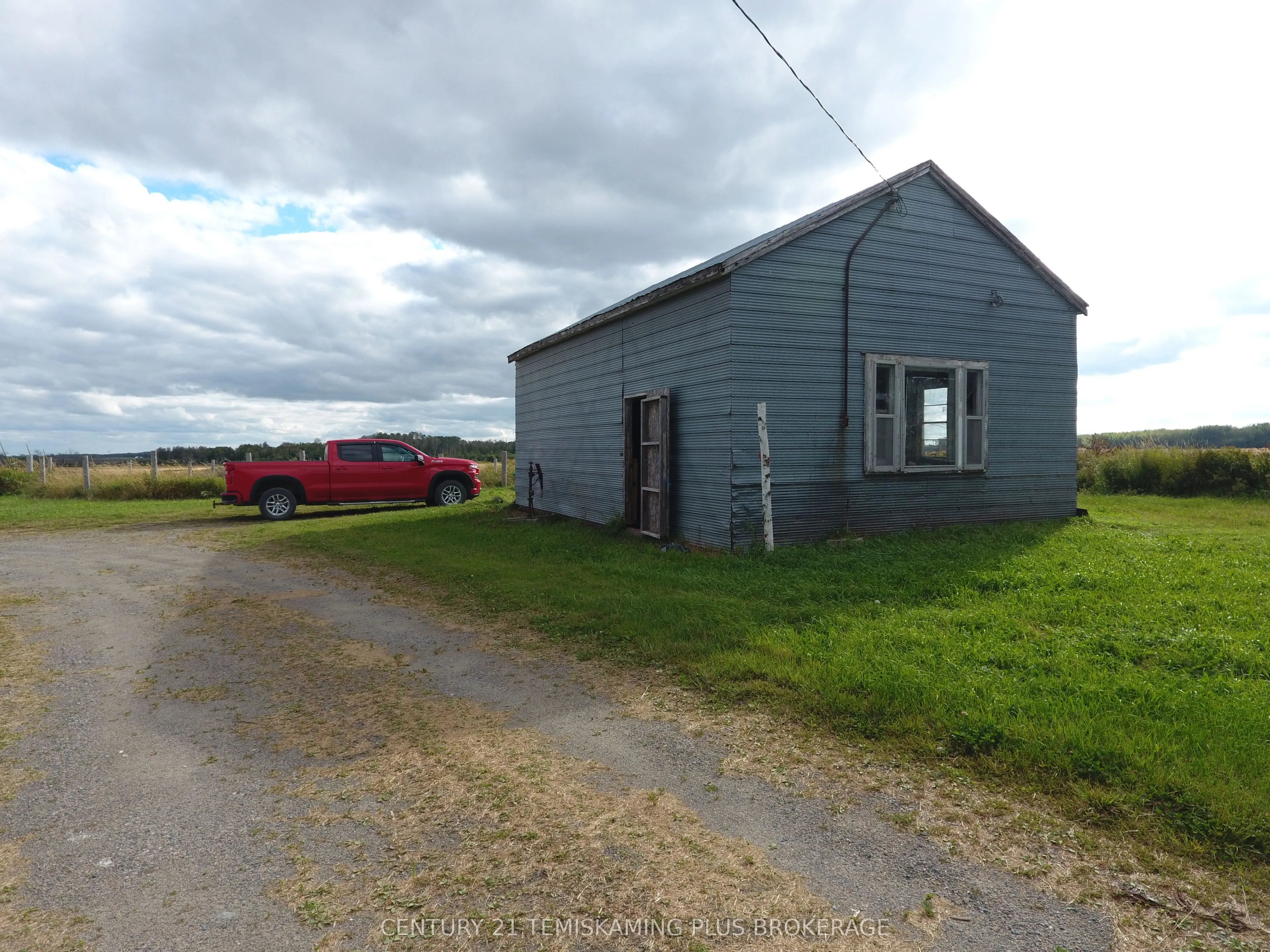 253156 Roger's Road