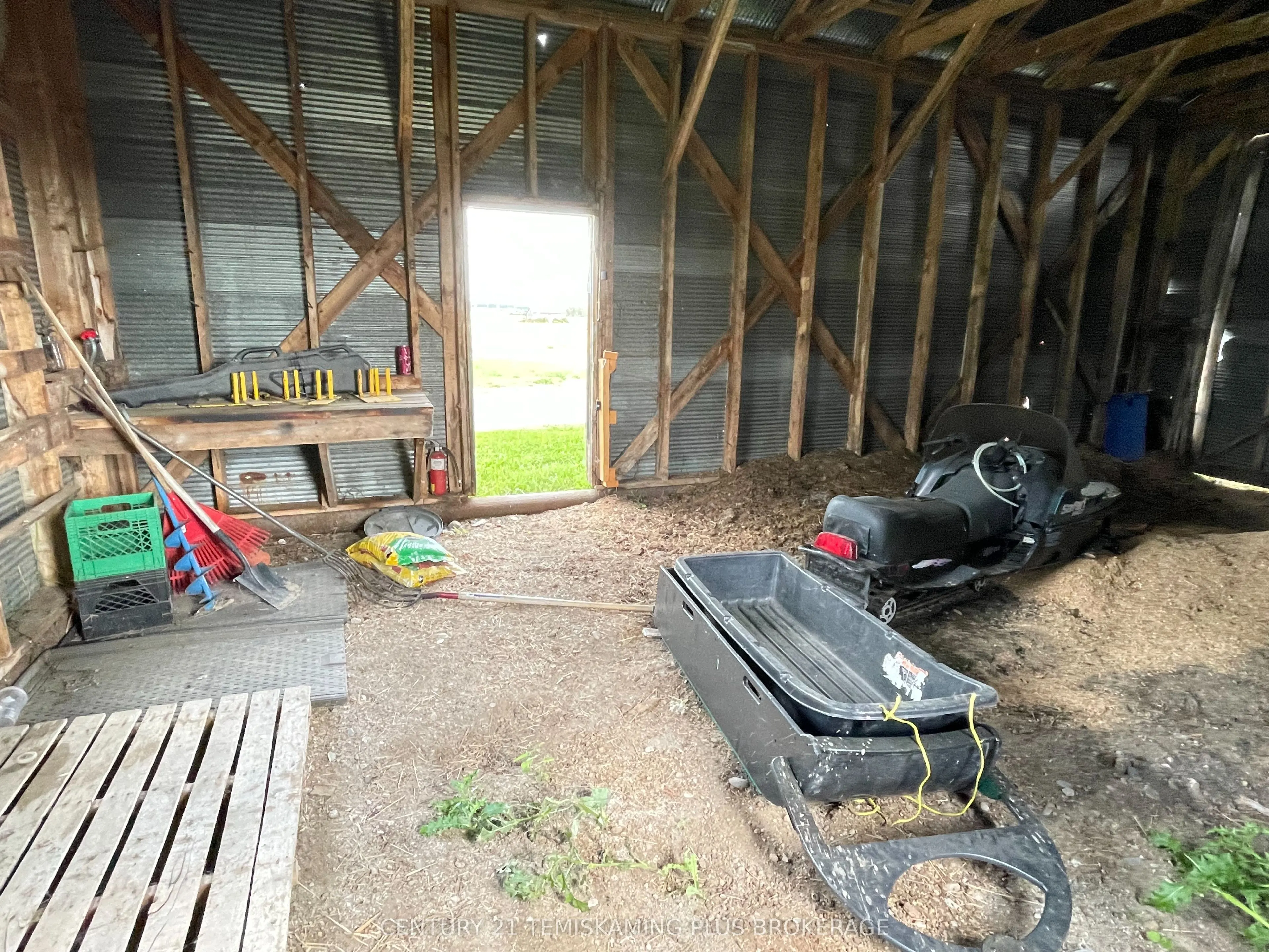 253156 Roger's Road