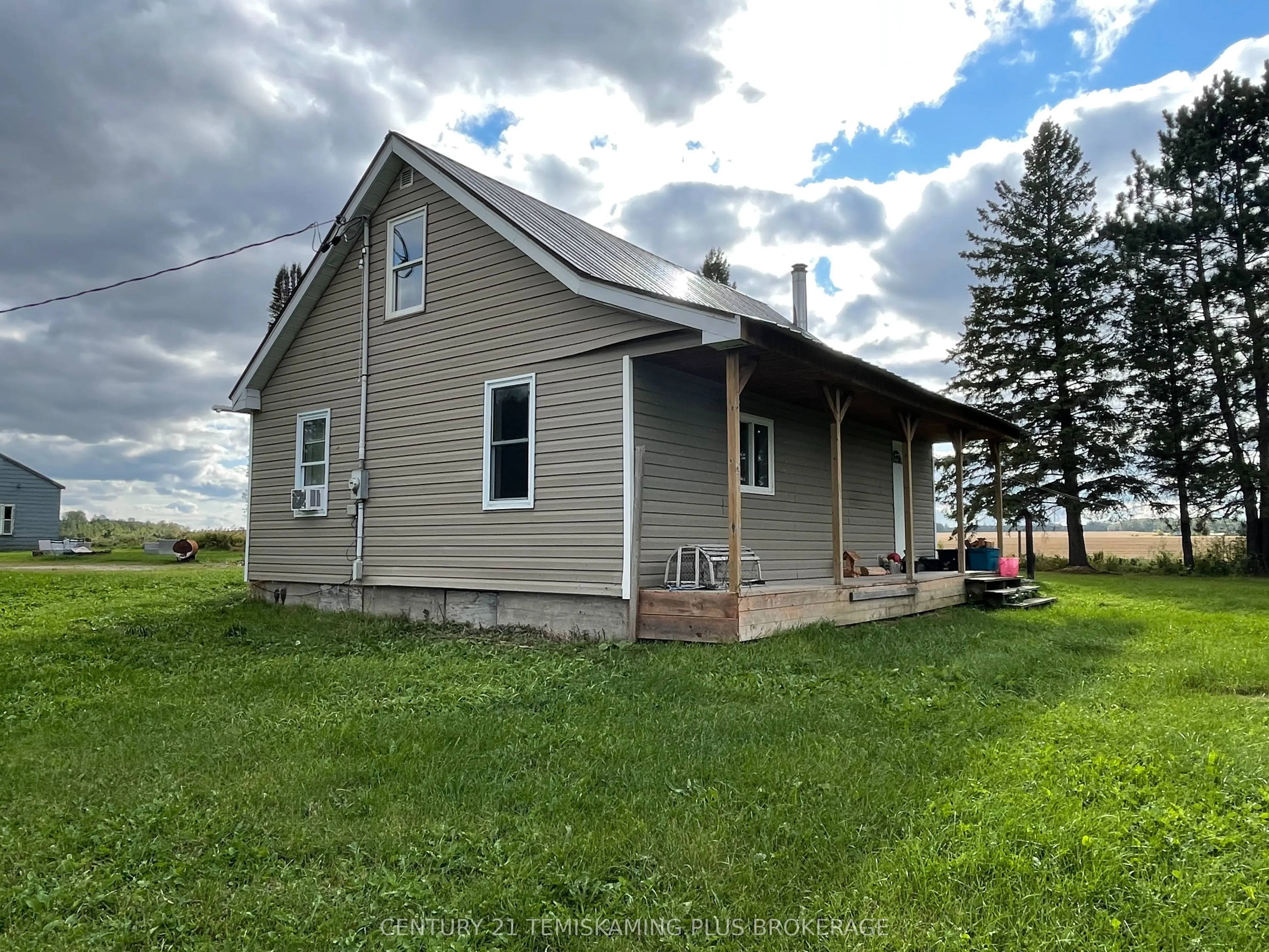253156 Roger's Road