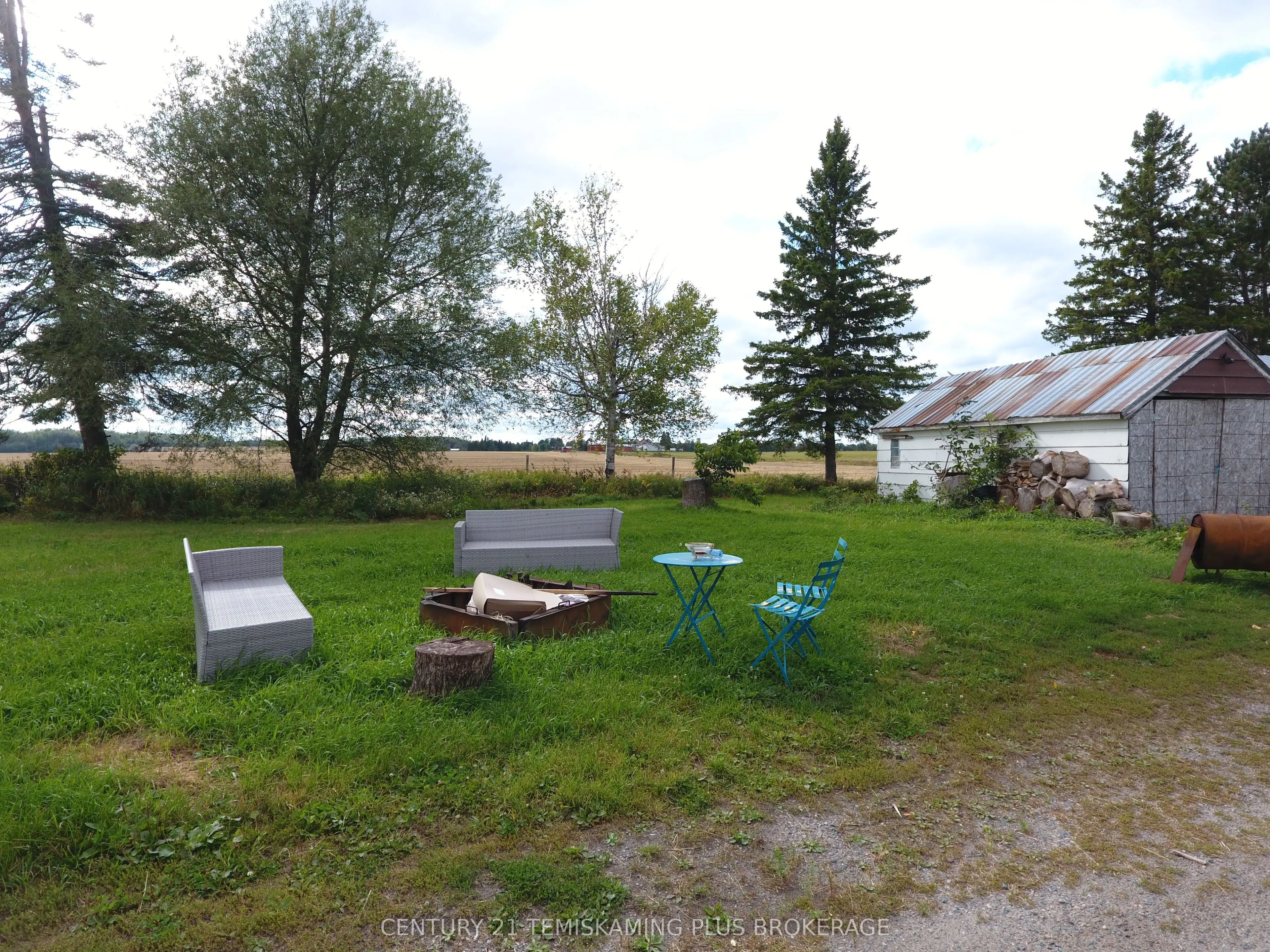 253156 Roger's Road