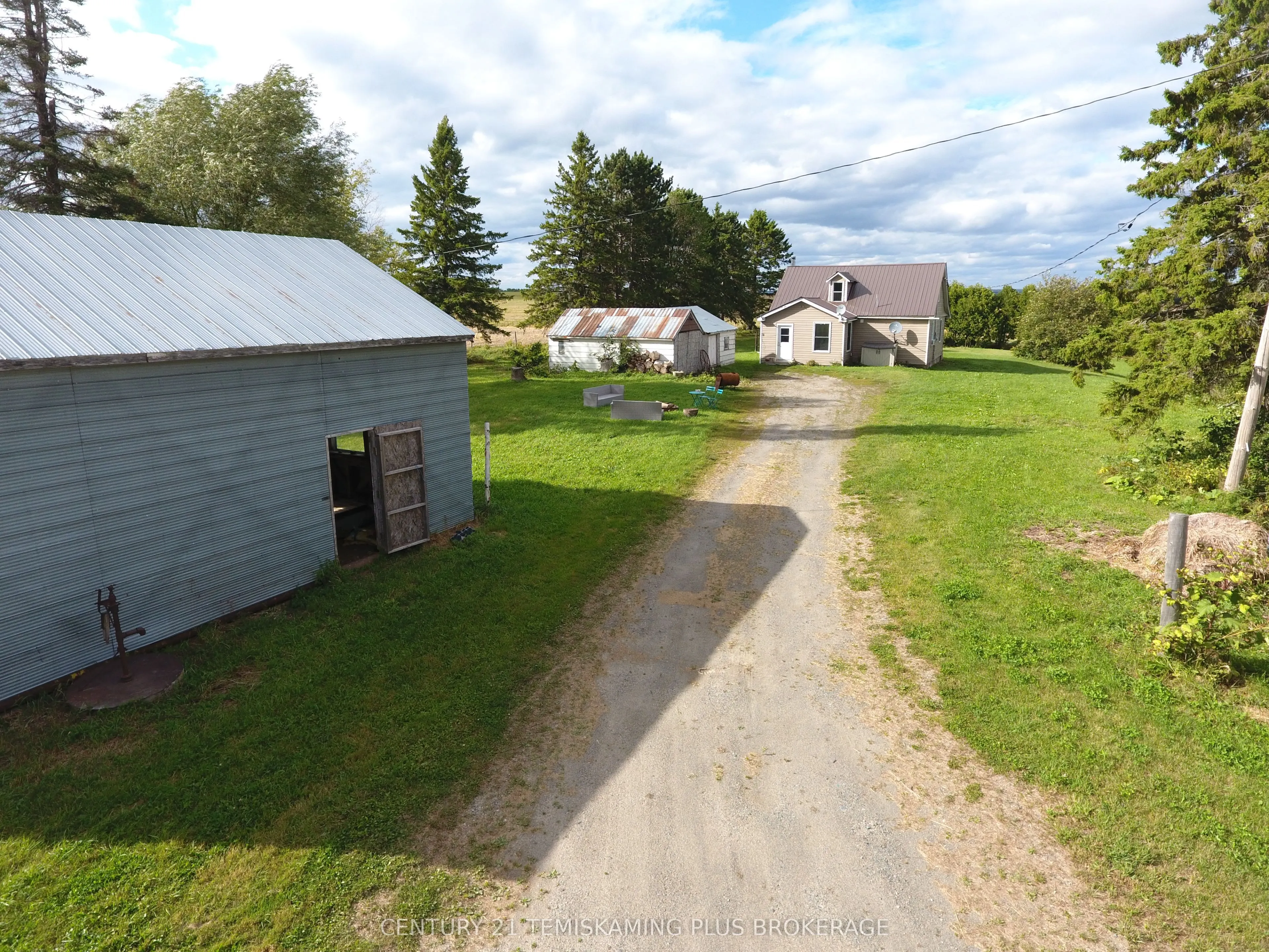 253156 Roger's Road