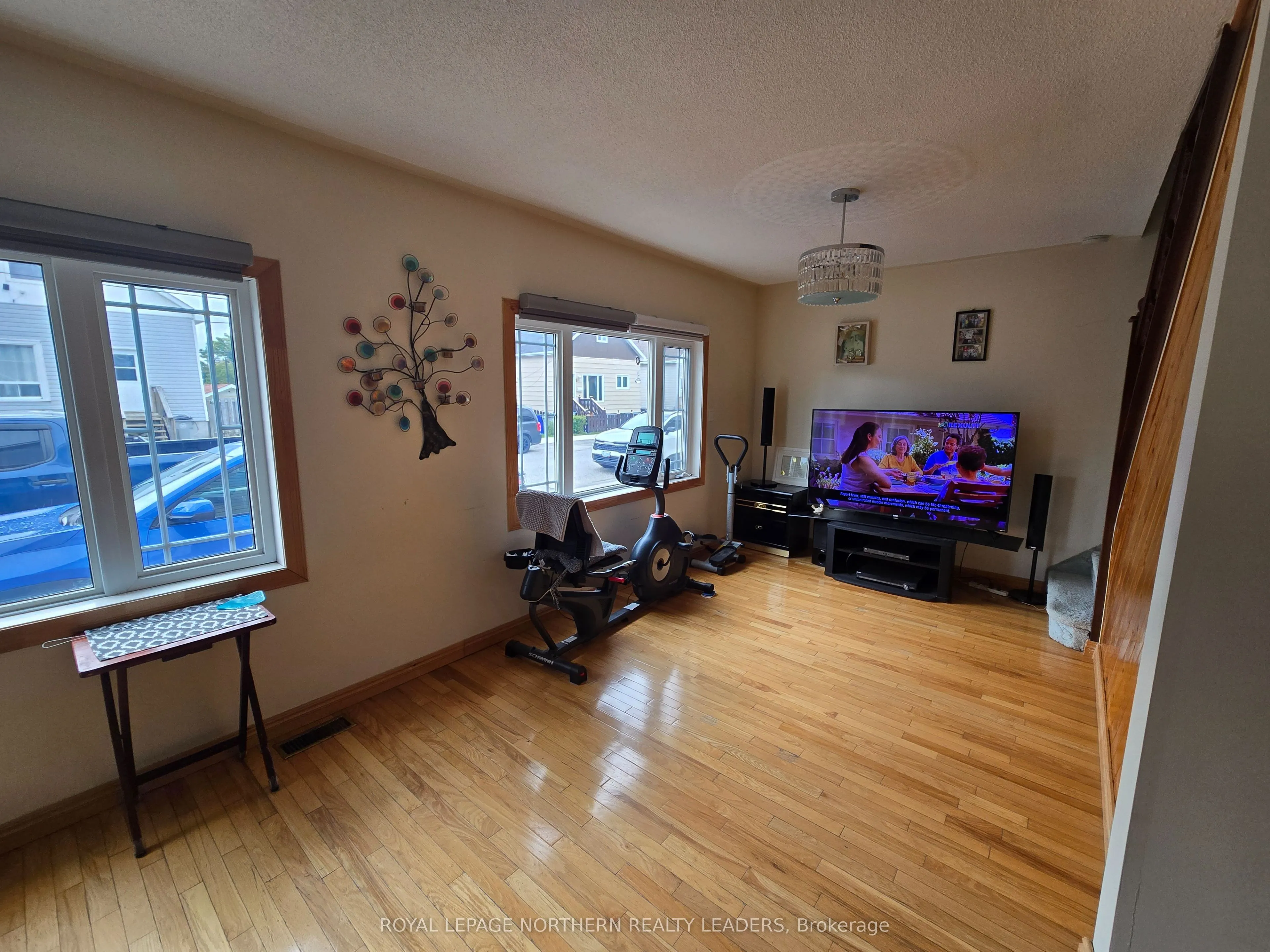 8 Borden Avenue