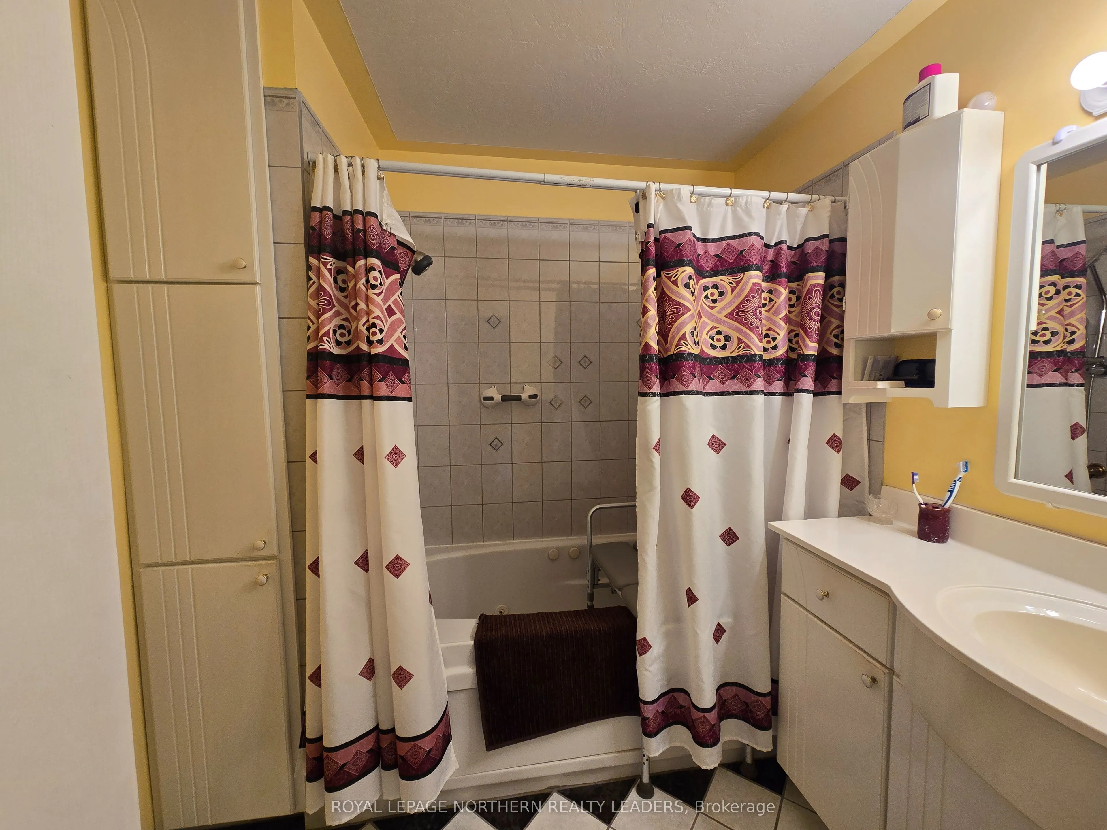 8 Borden Avenue
