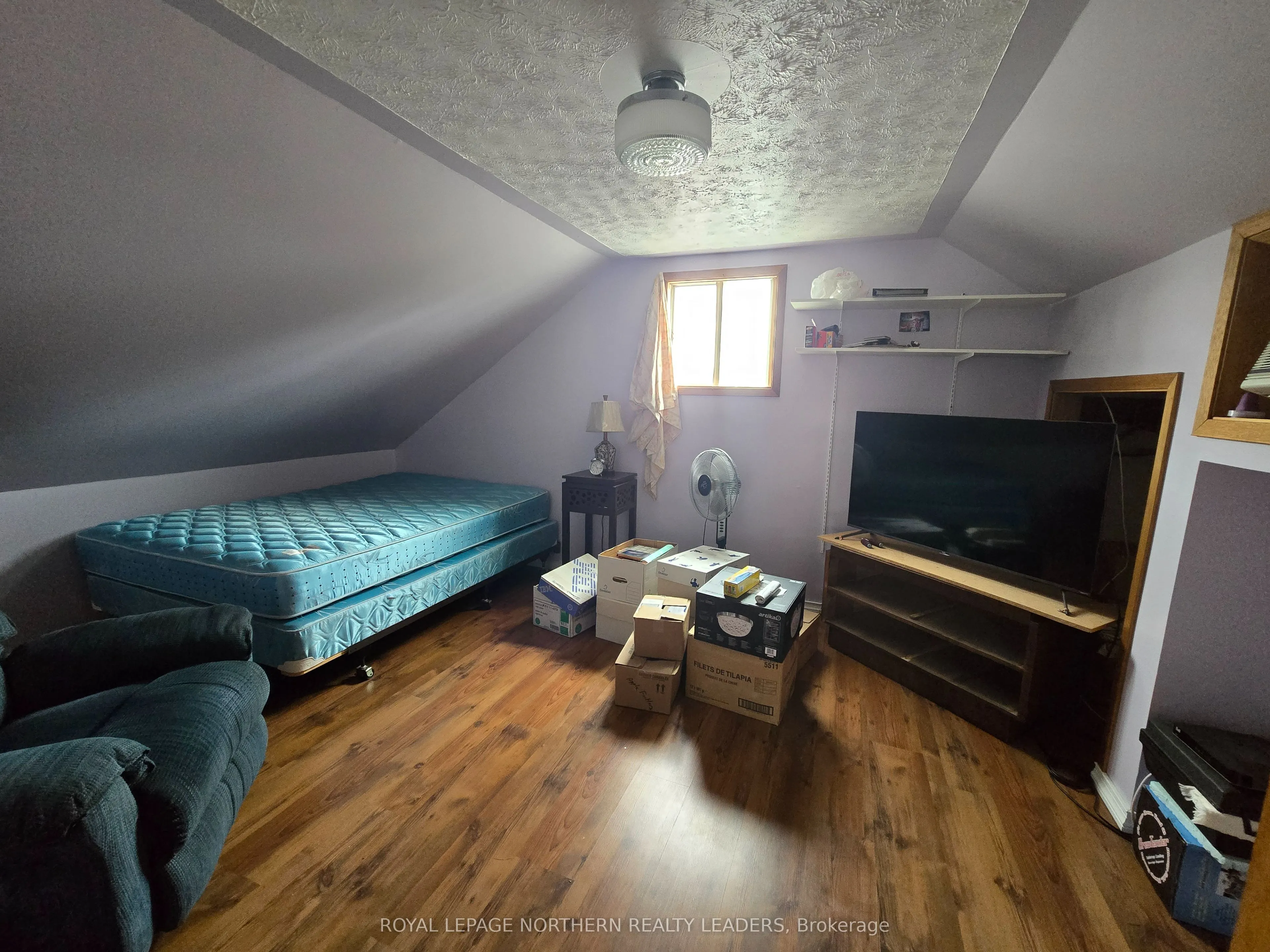 8 Borden Avenue