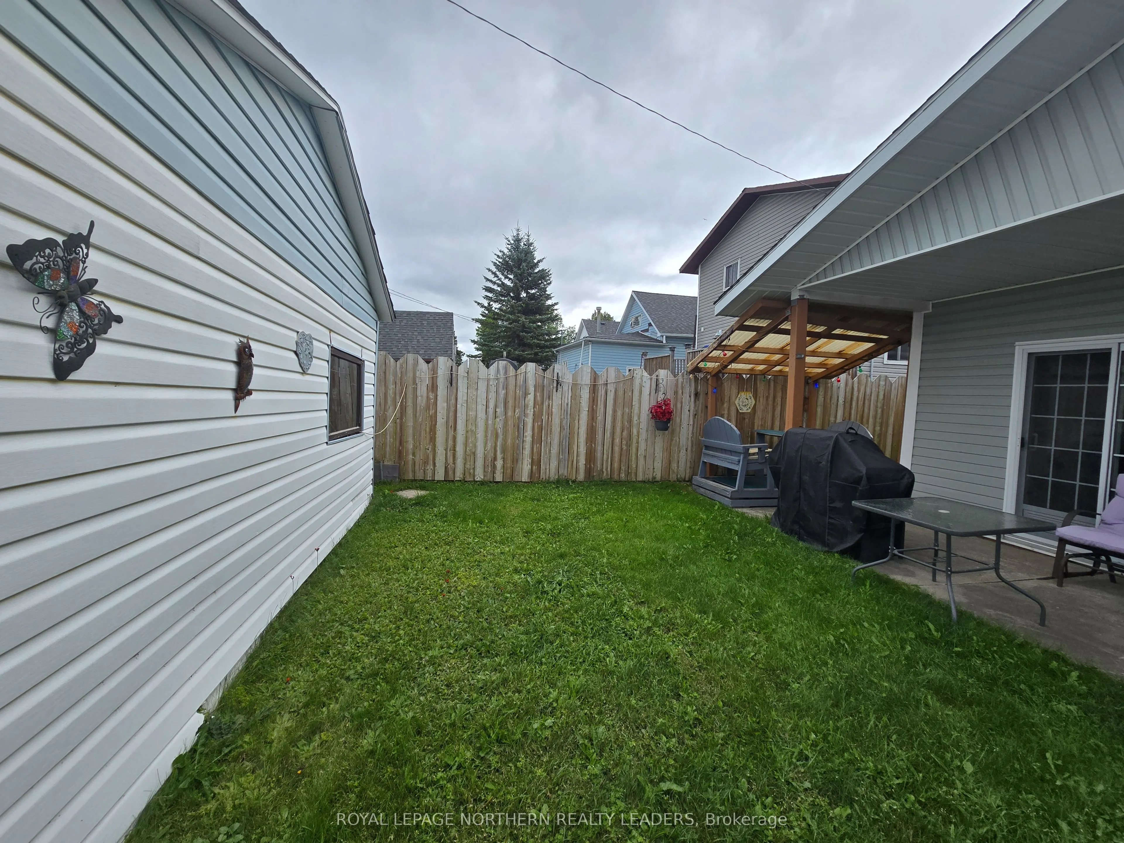 8 Borden Avenue