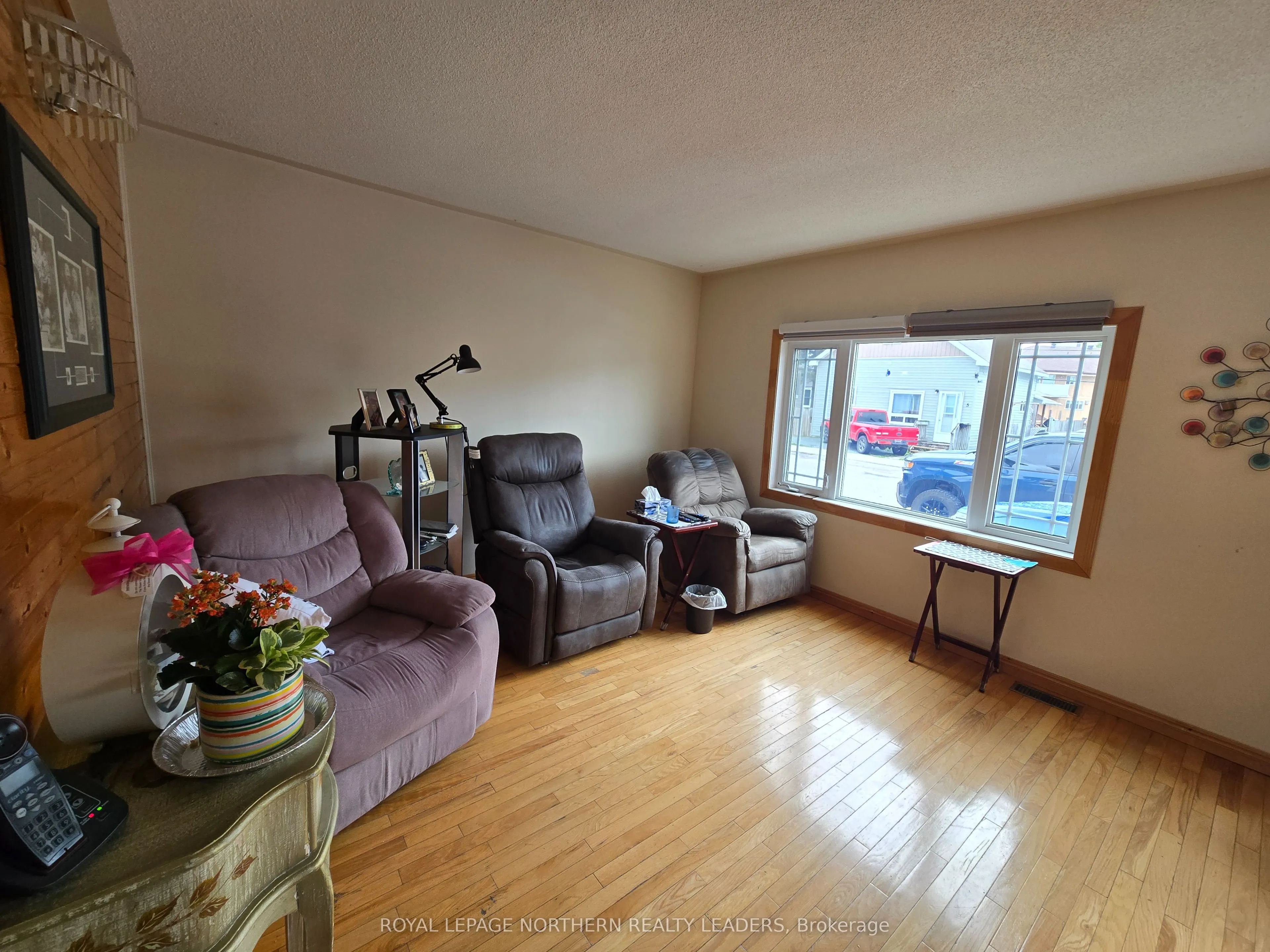 8 Borden Avenue
