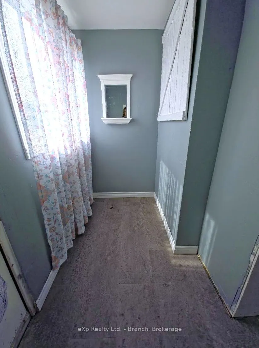 2 Dixon Avenue