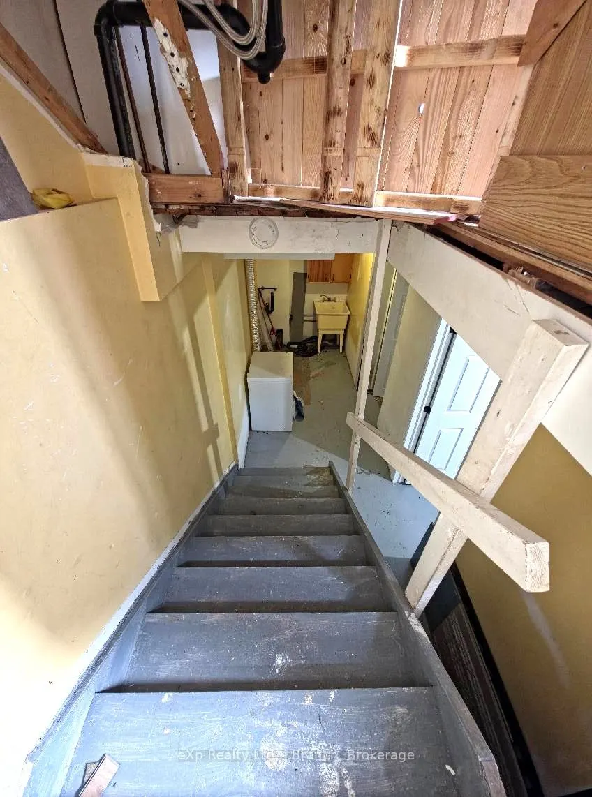2 Dixon Avenue