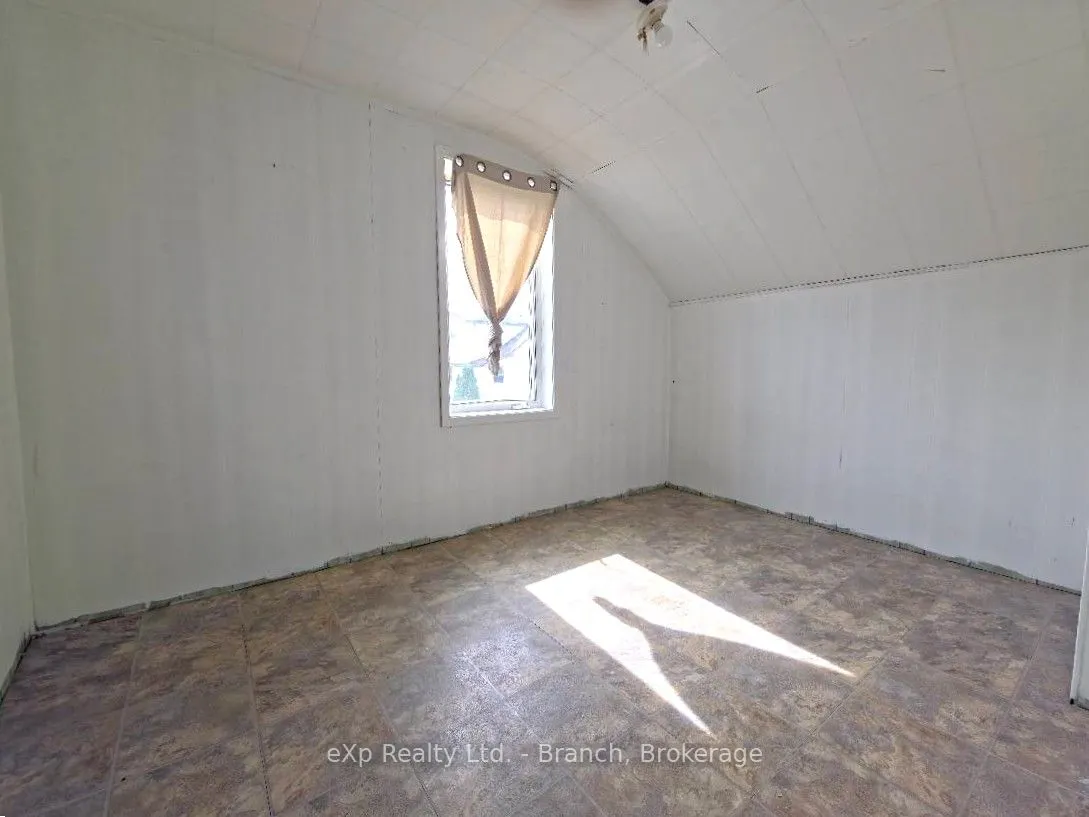 2 Dixon Avenue