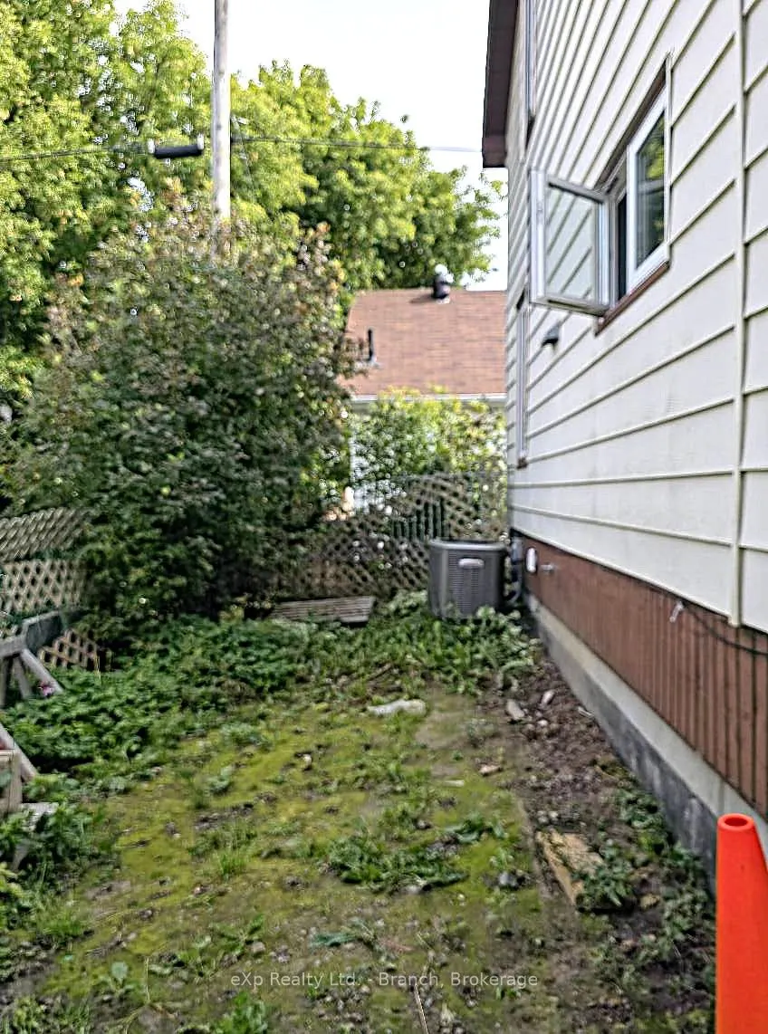 2 Dixon Avenue
